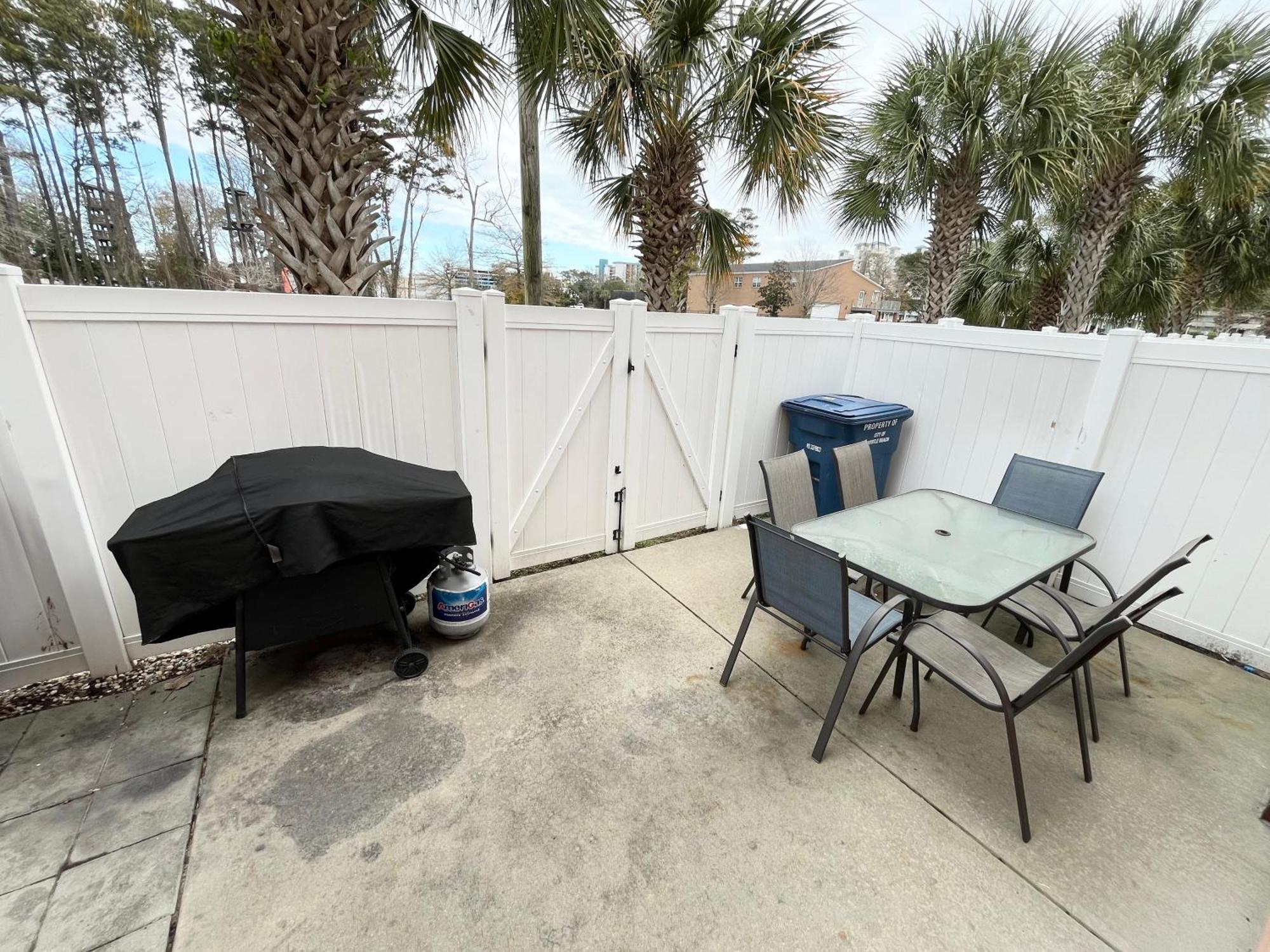 Contemporary 2-br Cottage, 2 Blocks To