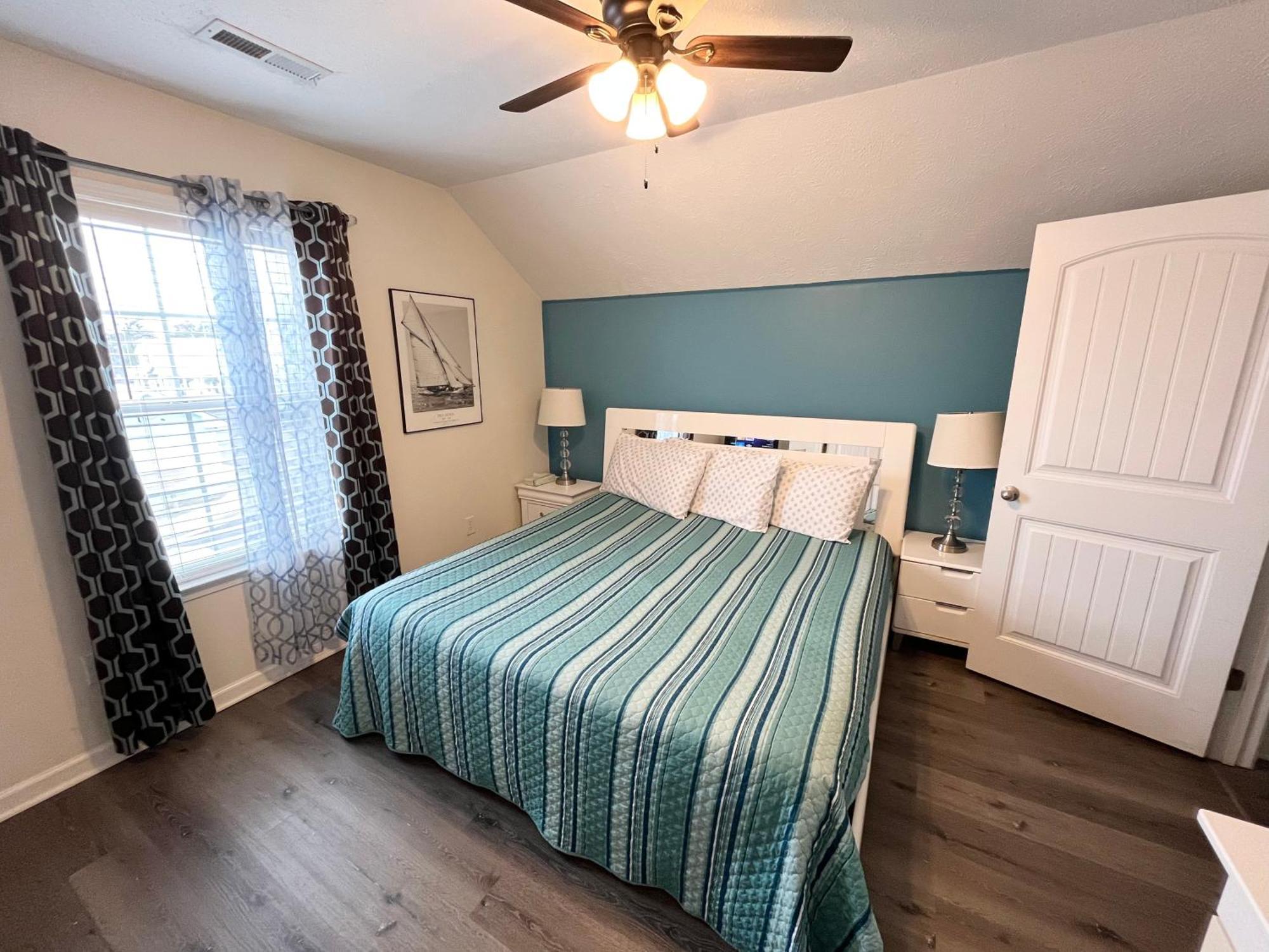 Holiday home Contemporary 2-br Cottage, 2 Blocks To *