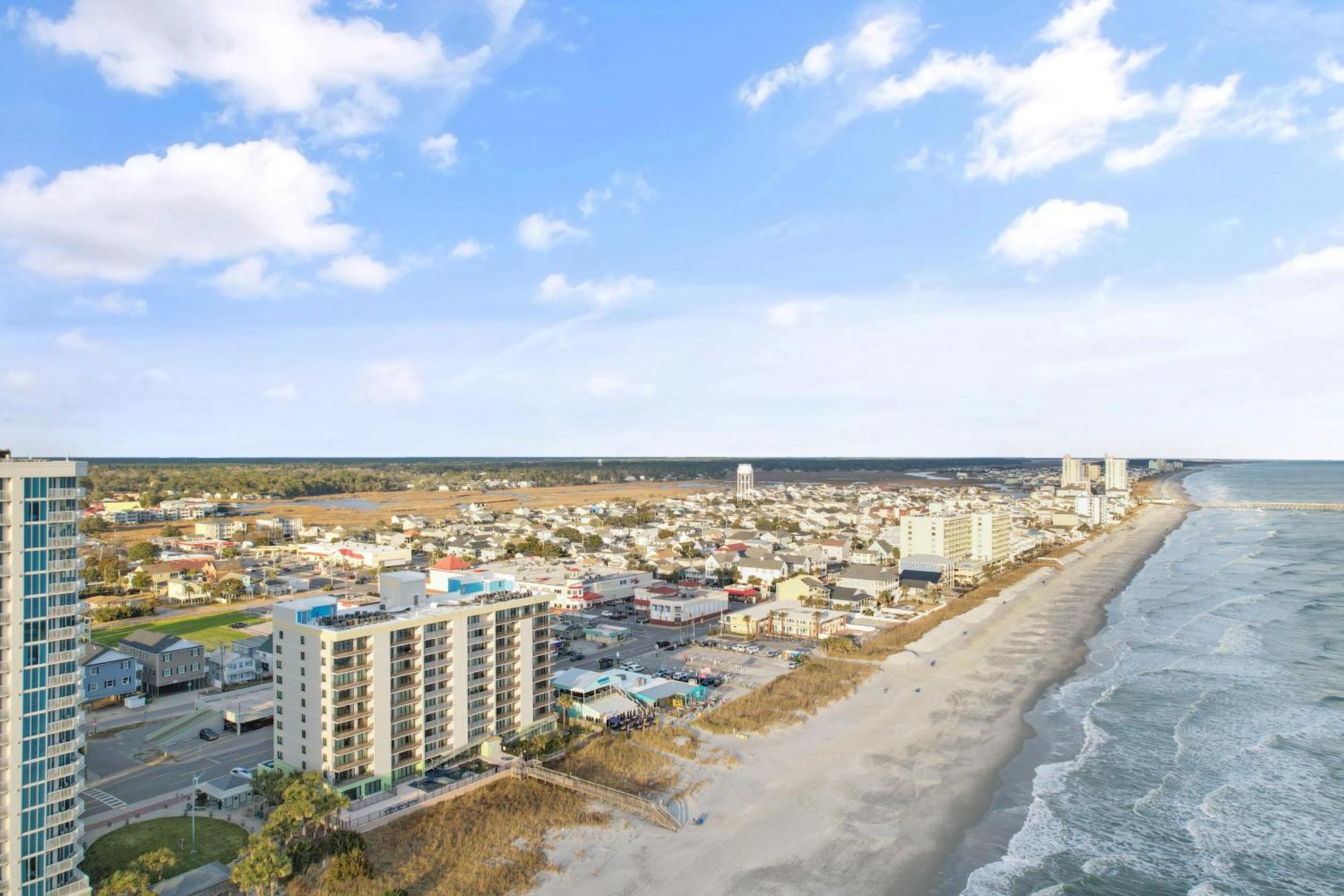 Cherry Grove Luxury W Pools Hot Tub Gym Grill Apartment *