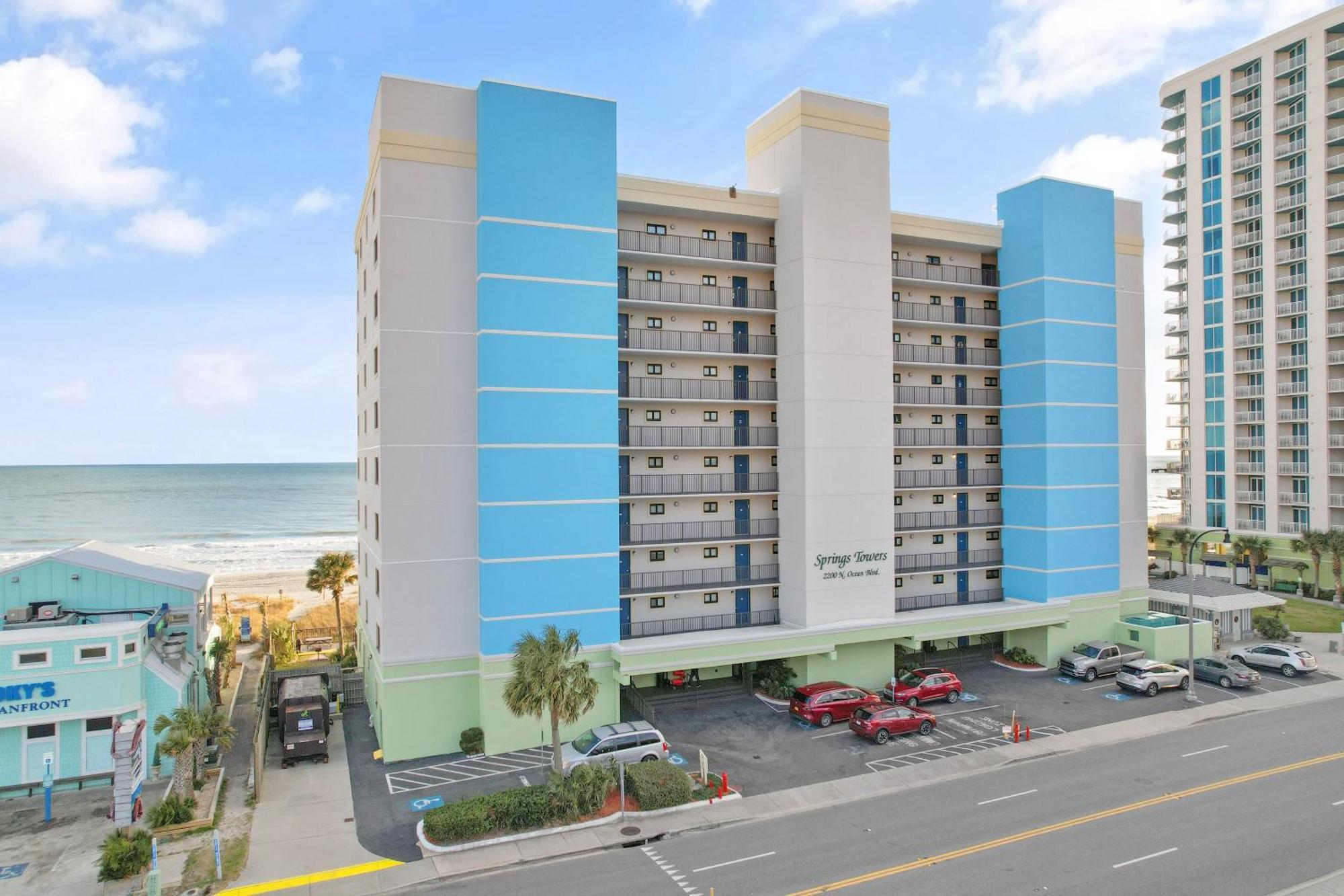 Apartment Cherry Grove Luxury W Pools Hot Tub Gym Grill *