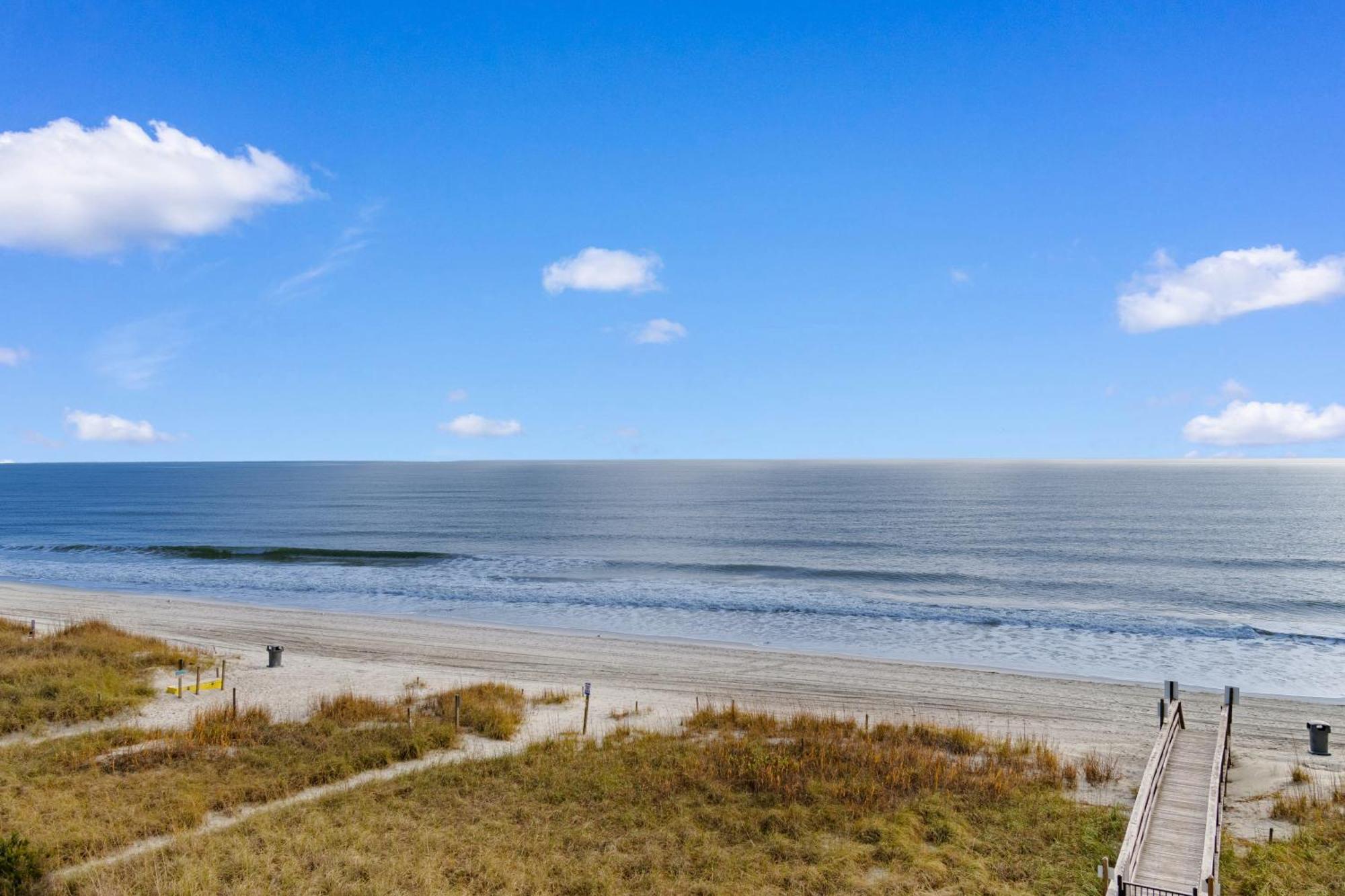 Cherry Grove Luxury W Pools Hot Tub Gym Grill Apartment *