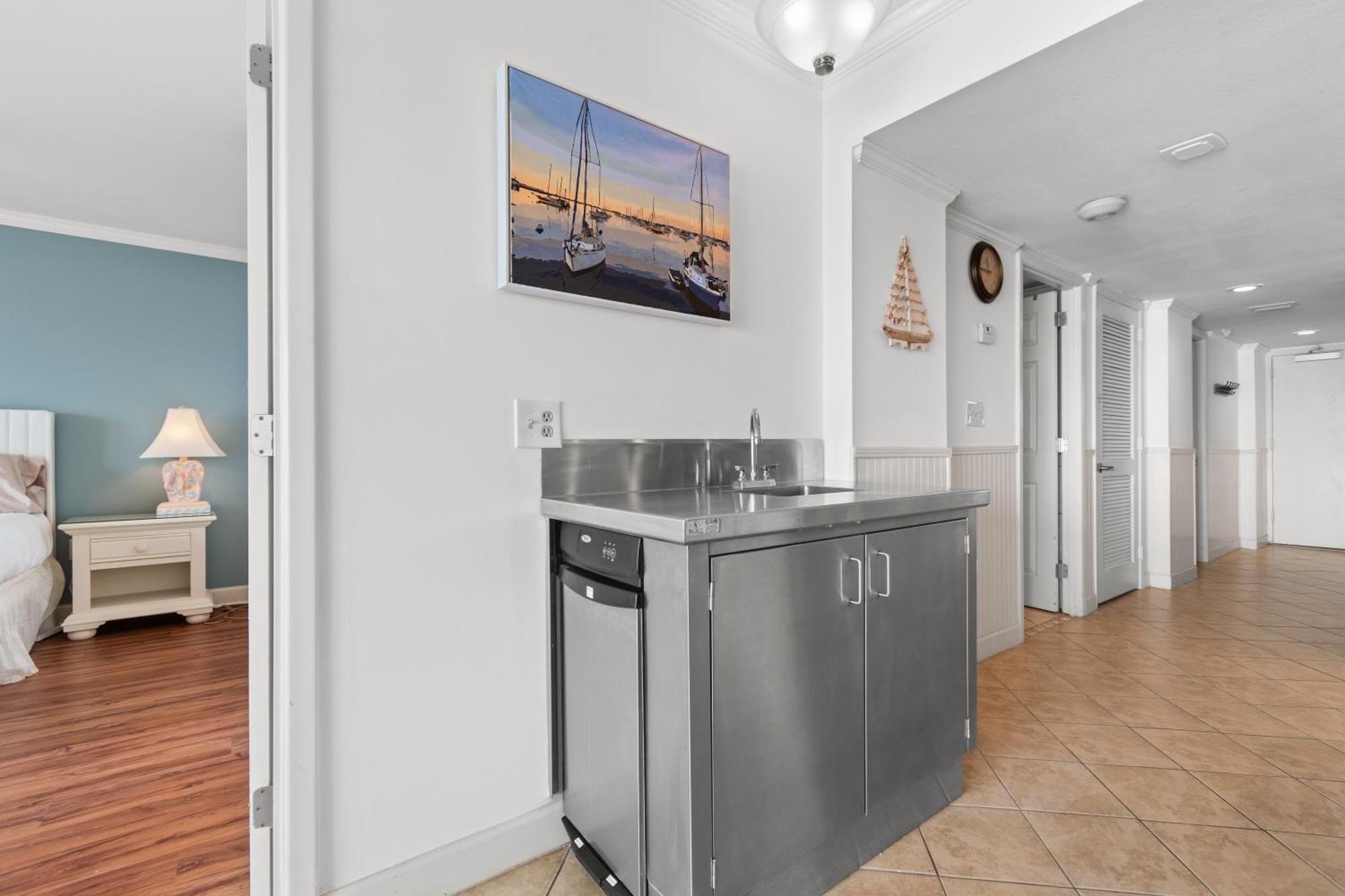 Apartment Cherry Grove Luxury W Pools Hot Tub Gym Grill *