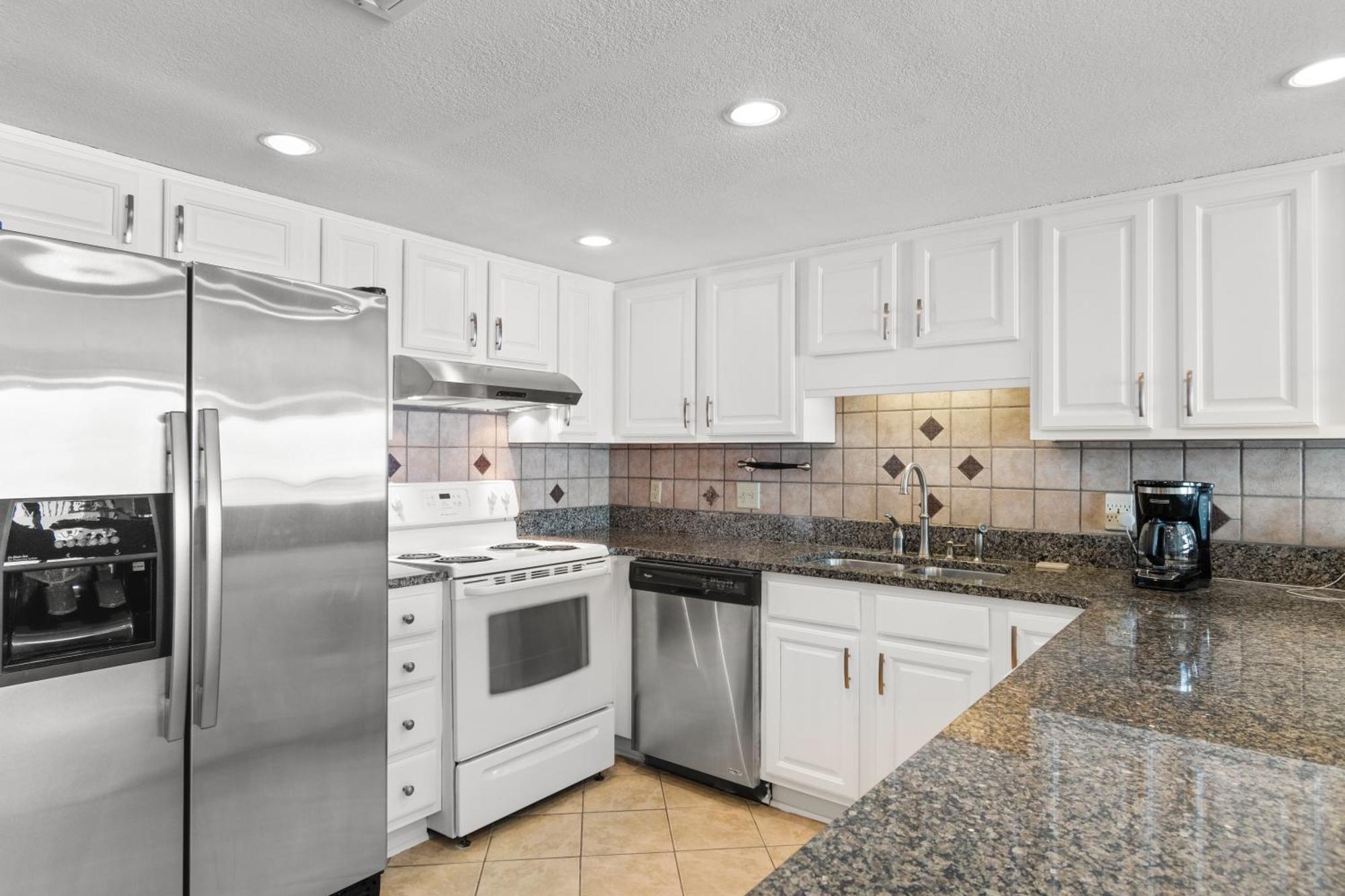 Cherry Grove Luxury W Pools Hot Tub Gym Grill Apartment