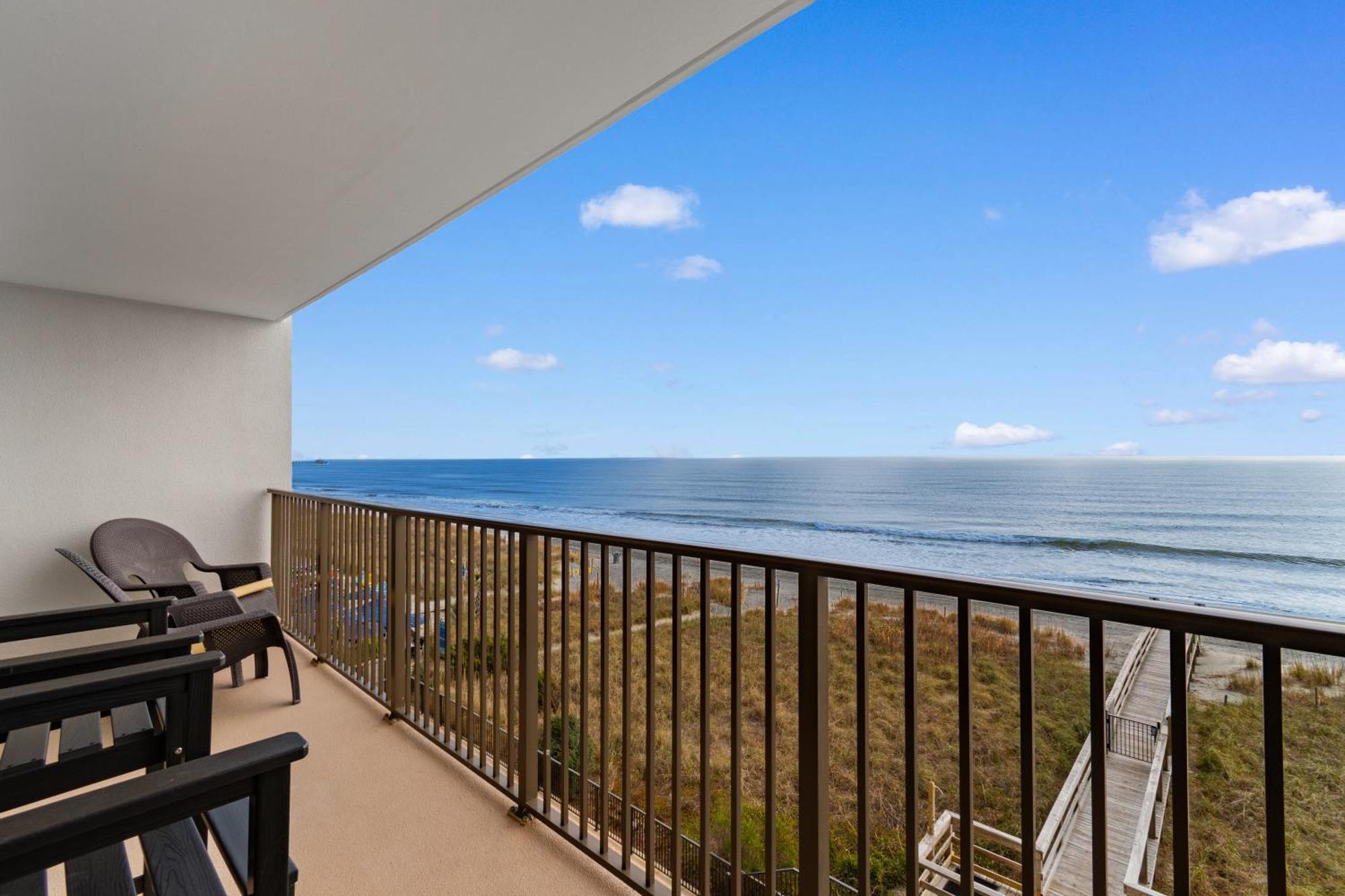 Cherry Grove Luxury W Pools Hot Tub Gym Grill Apartment