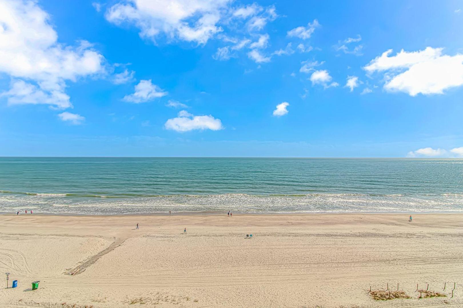 Spacious 1 Bedroom Condo- Stunning Oceanfront Views- Landmark 1434