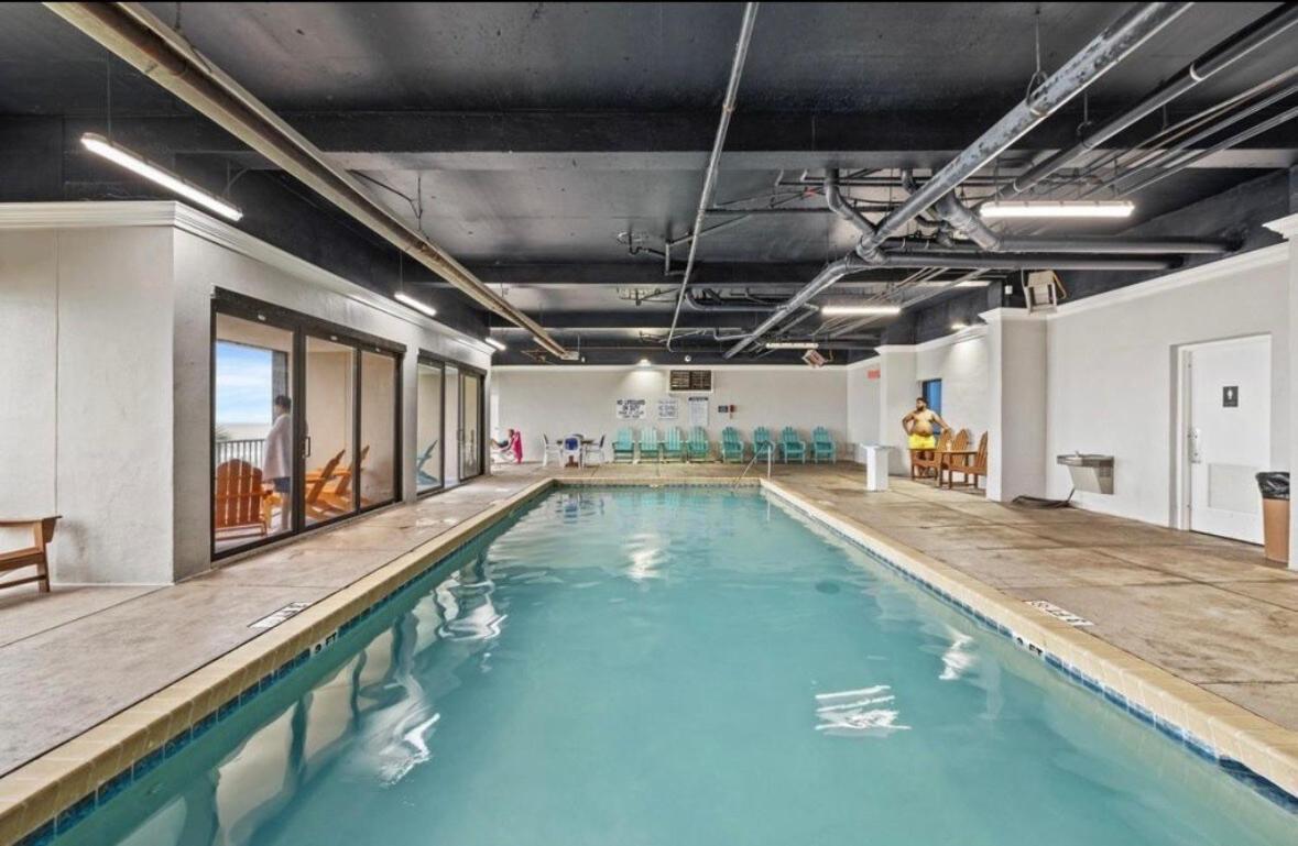 Wow! Oceanview 3 Bedroom Condo! Pool & Private Balcony