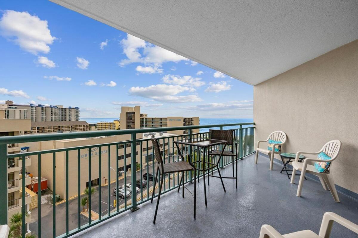 Wow! Oceanview 3 Bedroom Condo! Pool & Private Balcony
