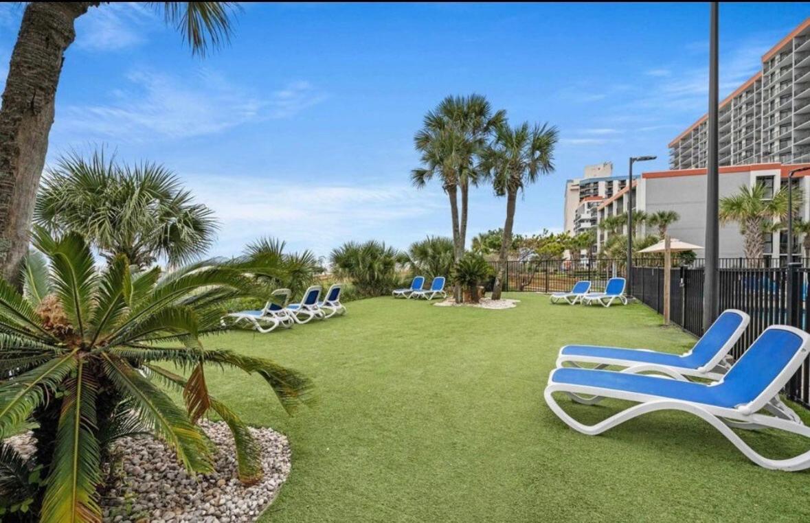 Wow! Oceanview 3 Bedroom Condo! Pool & Private Balcony