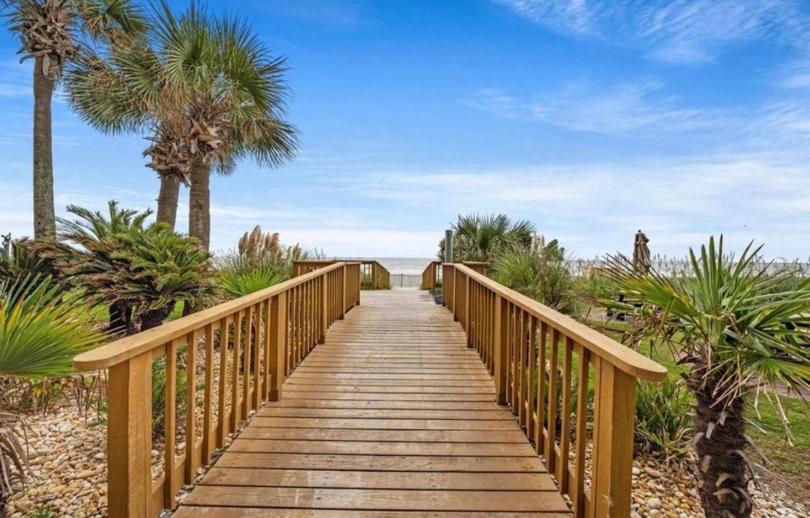 Wow! Oceanview 3 Bedroom Condo! Pool & Private Balcony Myrtle Beach