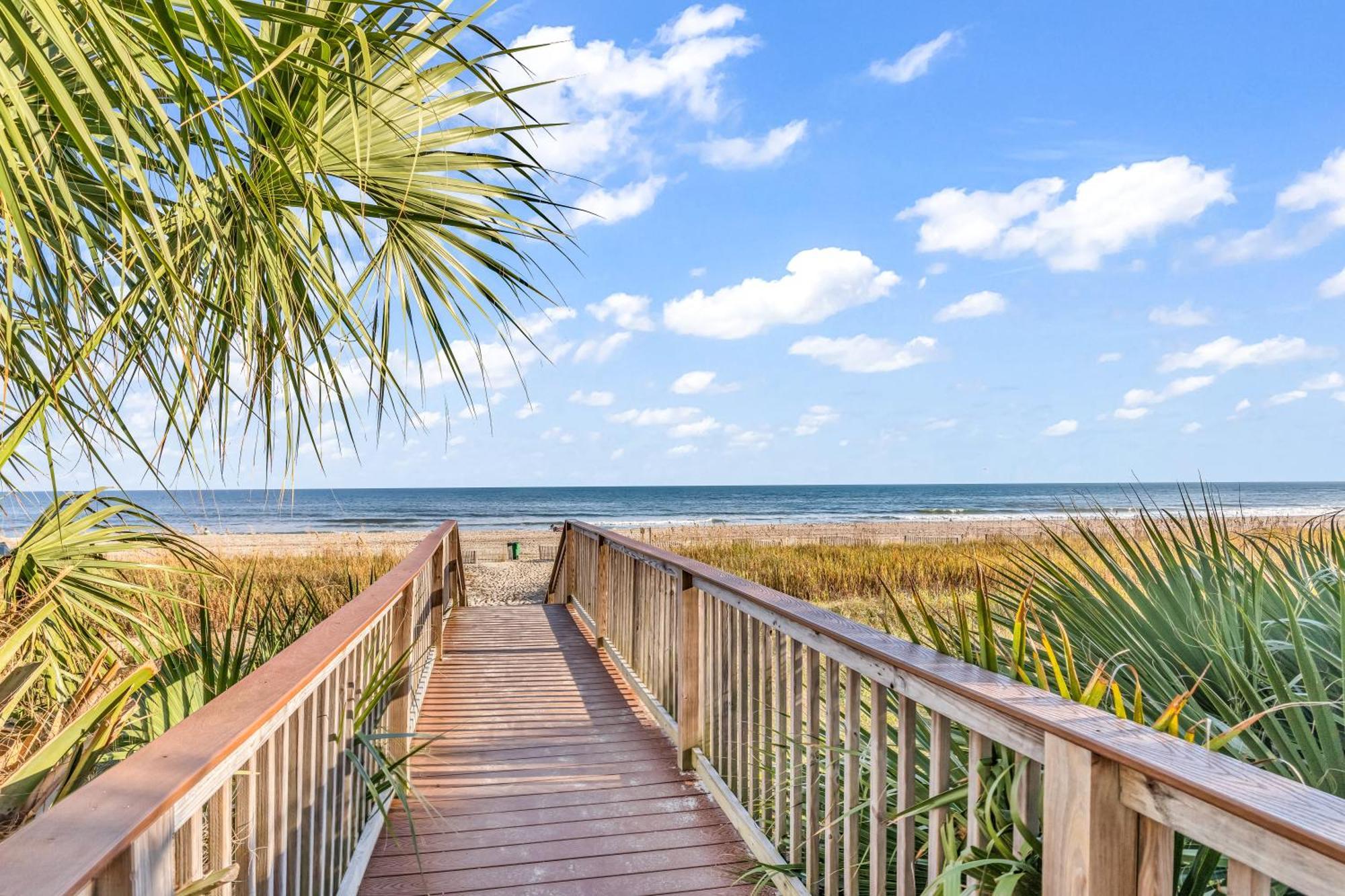 Resort Camelot By The Sea *