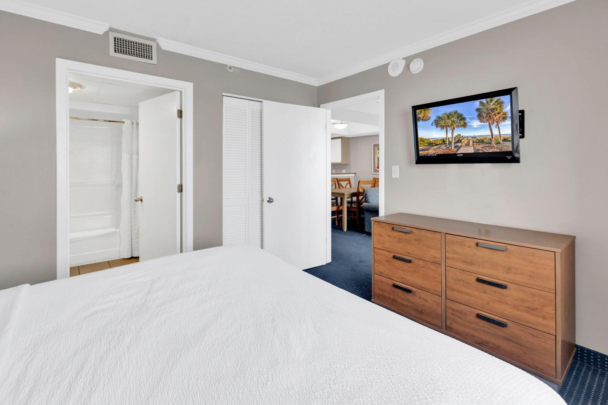 Resort Camelot By The Sea *