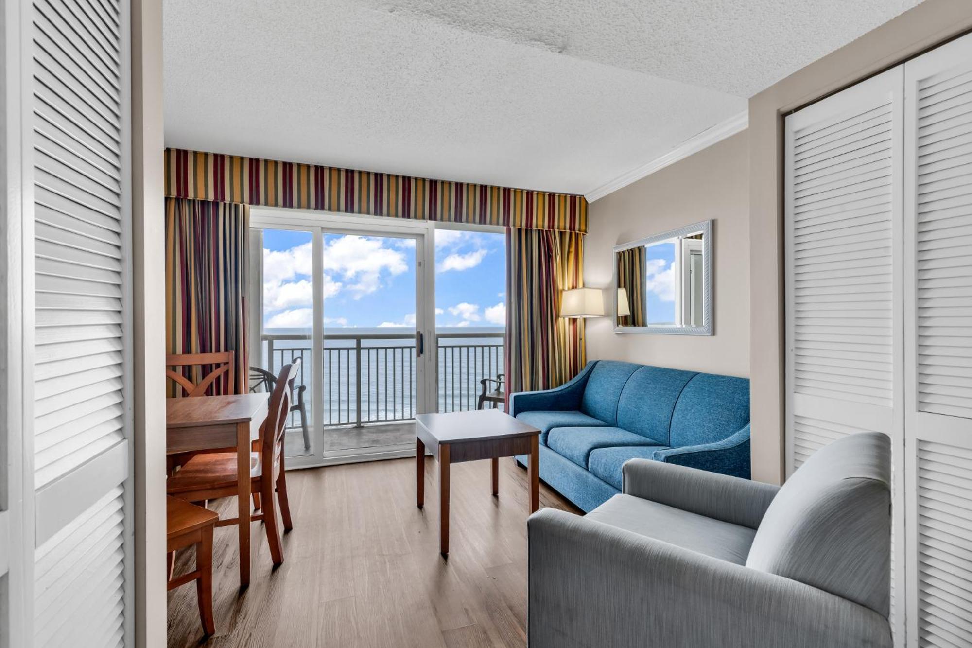 Resort Camelot By The Sea *
