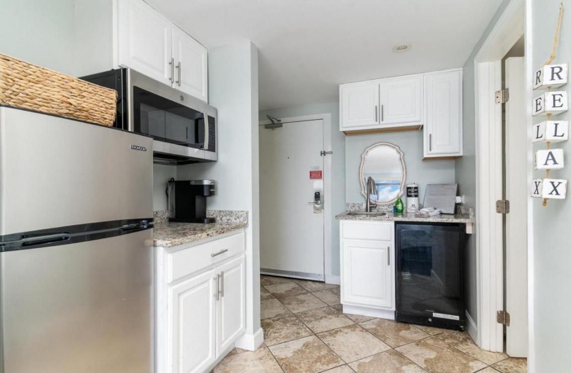 Holiday home Completely Renovated Oceanfront Studio! Dunes 2542 *