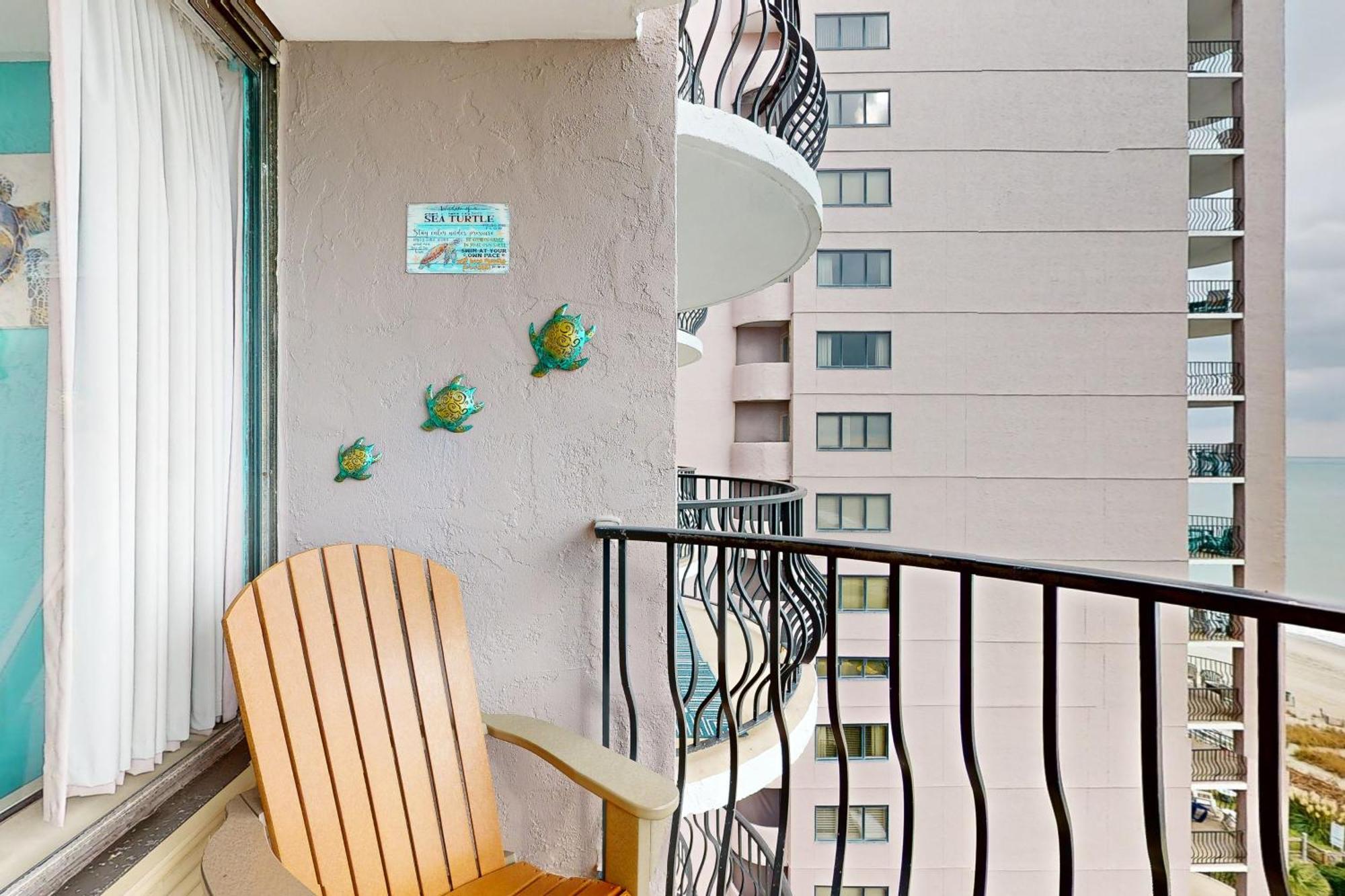 Palms 905 *