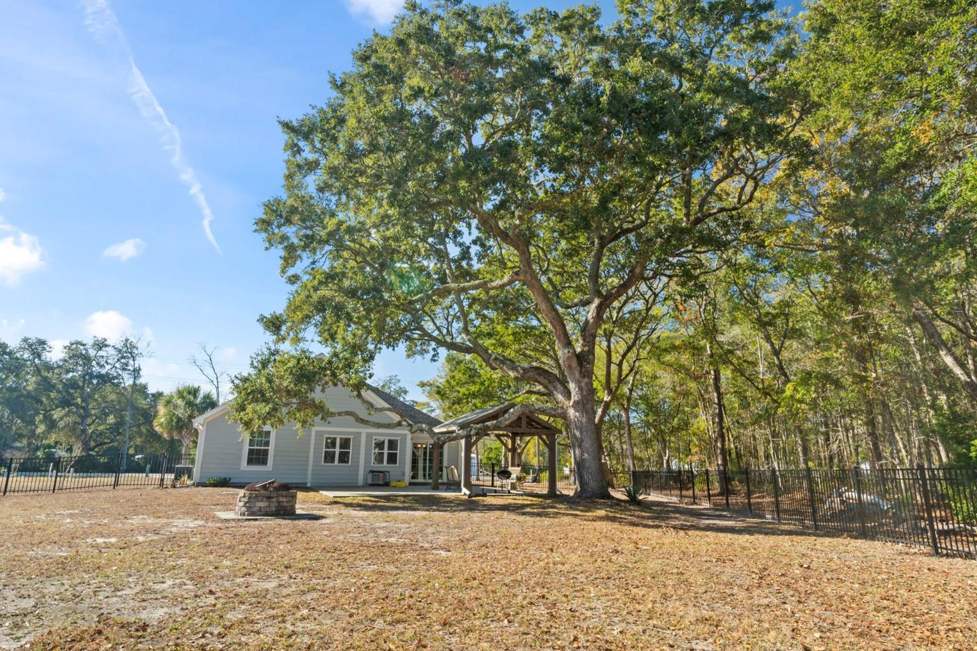 Holiday home Coastal Pet Friendly Getaway In Murrels Inlet! Perfect For 8 Guests!
