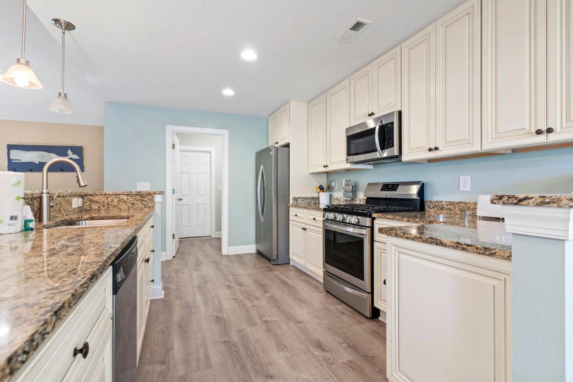 Coastal Pet Friendly Getaway In Murrels Inlet! Perfect For 8 Guests! *