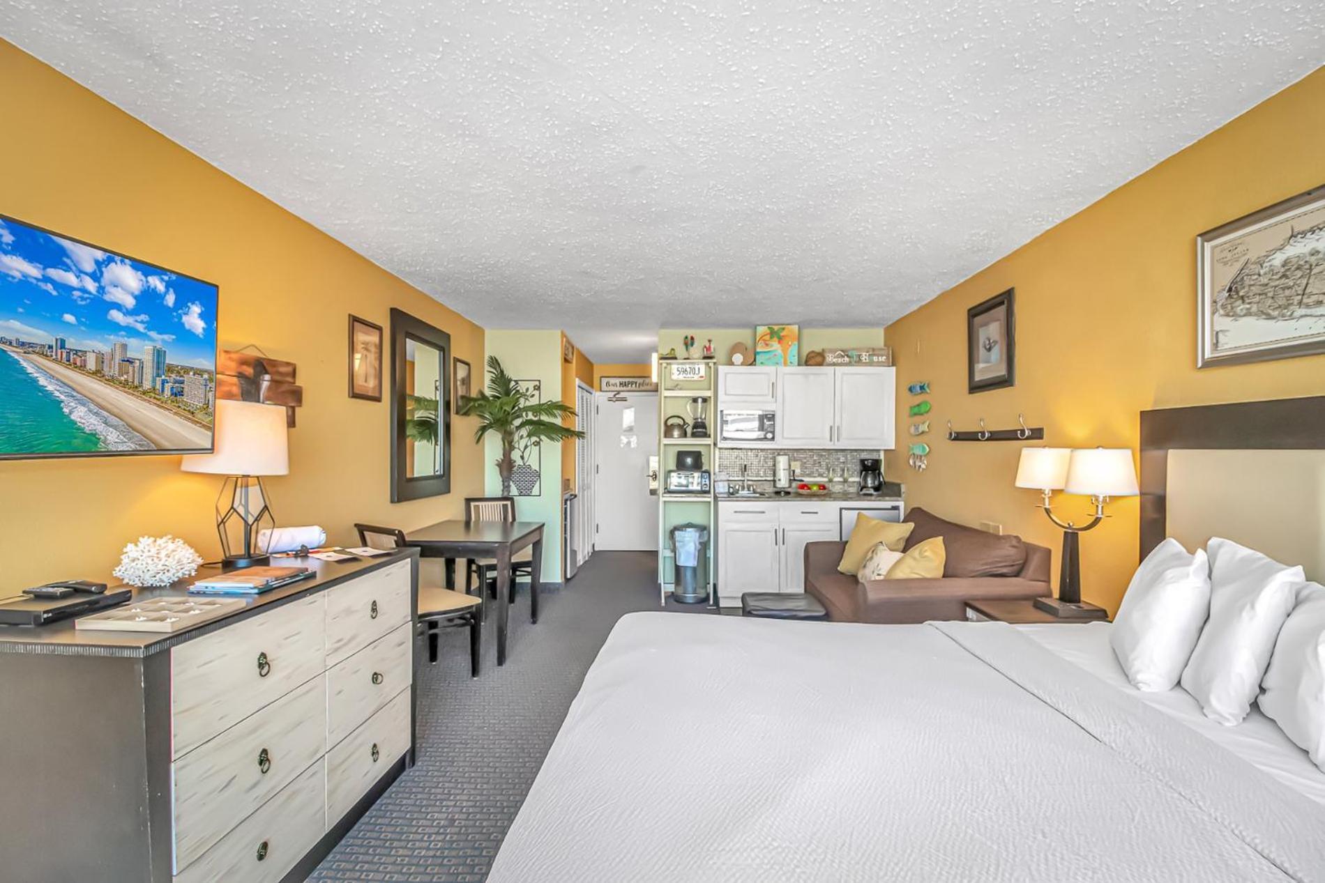 Ocean View Queen Suite- Landmark 517 * Myrtle Beach