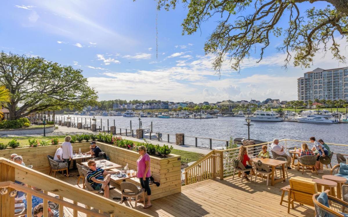Marvelous King With Marina Views! Yacht Club 1-501 C Holiday home