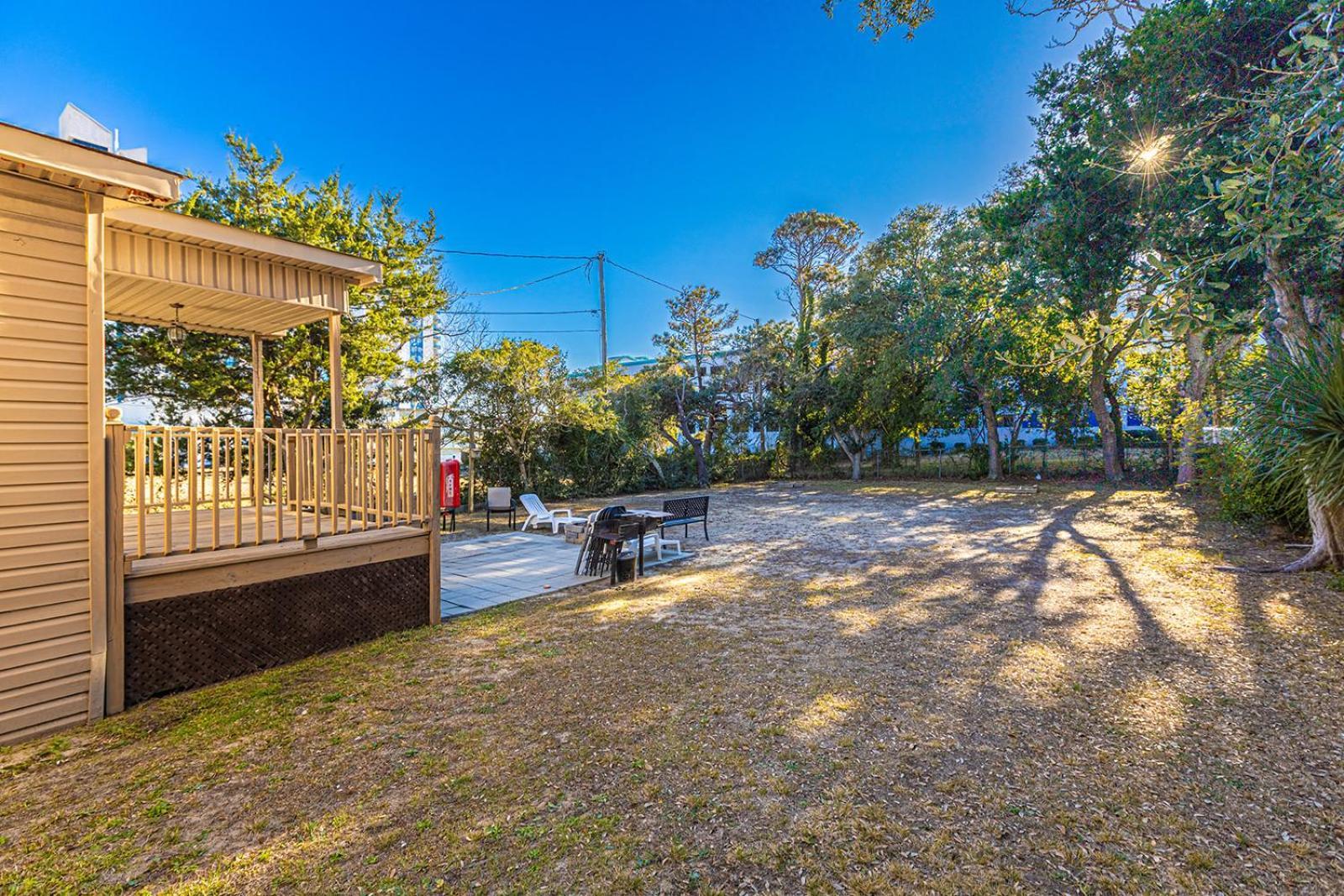 Dazzling Centrally Located Ocean View W 2 Kings, Huge Private Yard, 2 Decks, Firepit, Bbq Holiday home