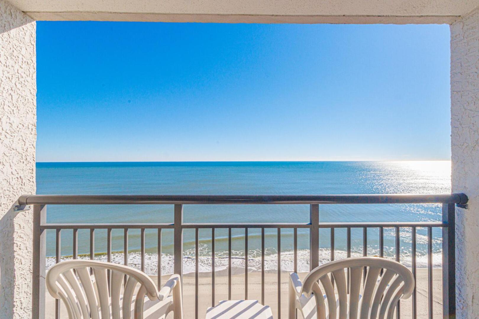 Holiday home Spacious 1 Bedroom Condo- Stunning Oceanfront Views- Landmark 1434