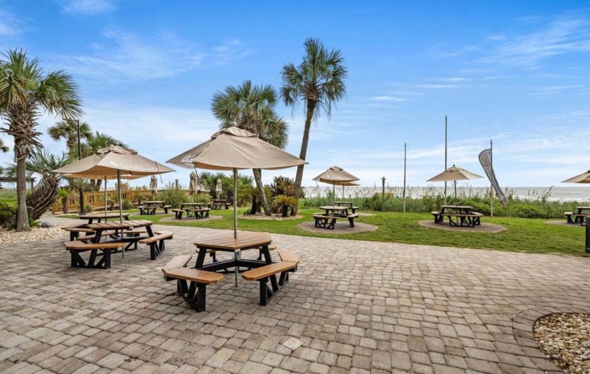 Apartment Wow! Oceanview 3 Bedroom Condo! Pool & Private Balcony *