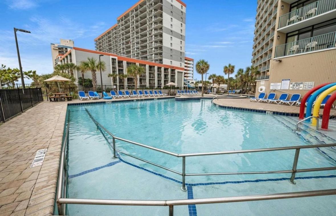 Apartment Wow! Oceanview 3 Bedroom Condo! Pool & Private Balcony Myrtle Beach