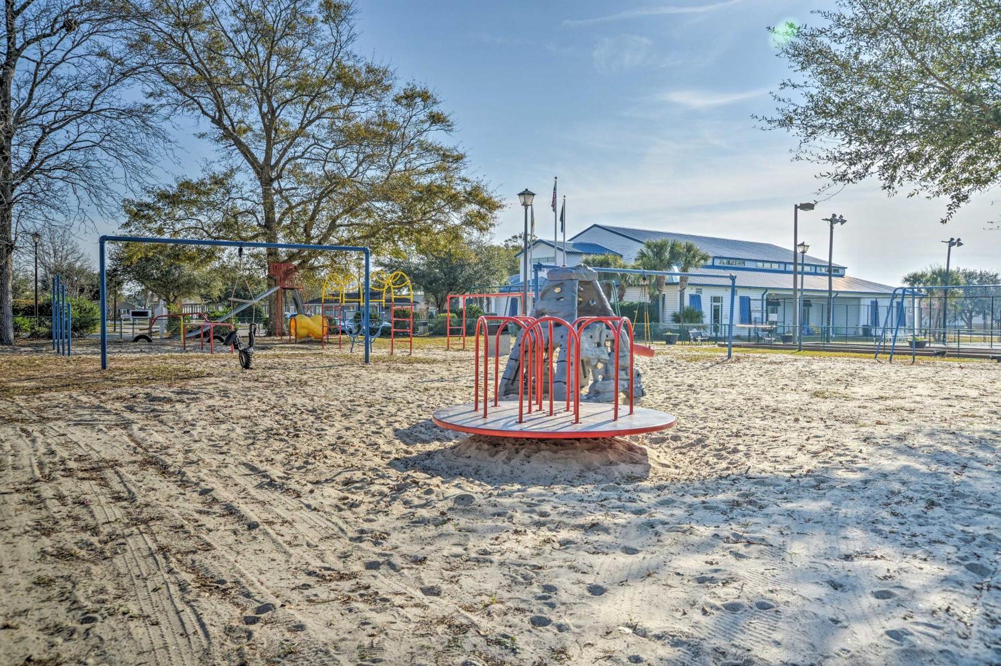 Waterfront With Pool Access In Myrtle Beach! Myrtle Beach