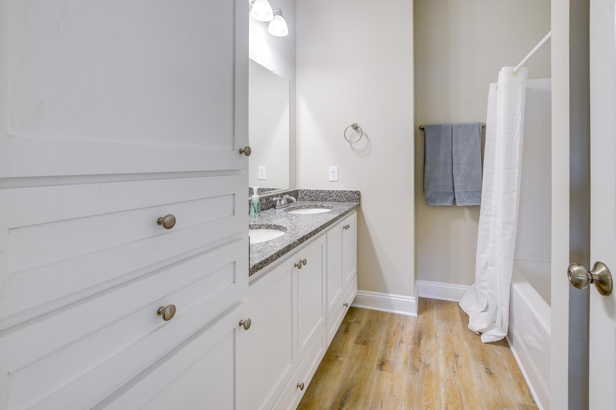 Murrells Inlet Half-mi To Marsh Walk! Holiday home Myrtle Beach