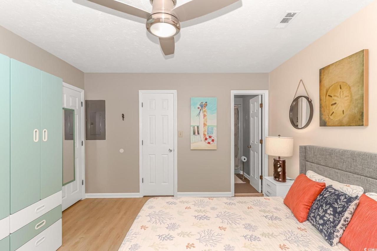 Eccentric 2 Bedroom With Stunning Ocean Views! La Mirage 403
