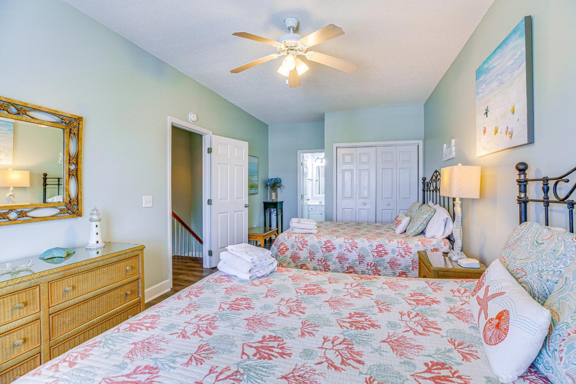 North Myrtle Gem, Walk To Cherry Grove Apartment *