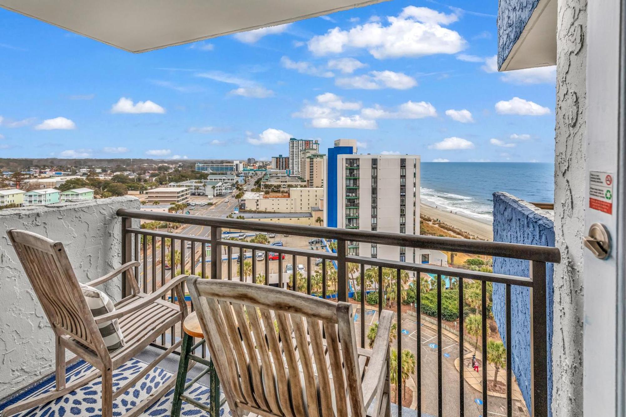 Bluewater 1205 Apartment