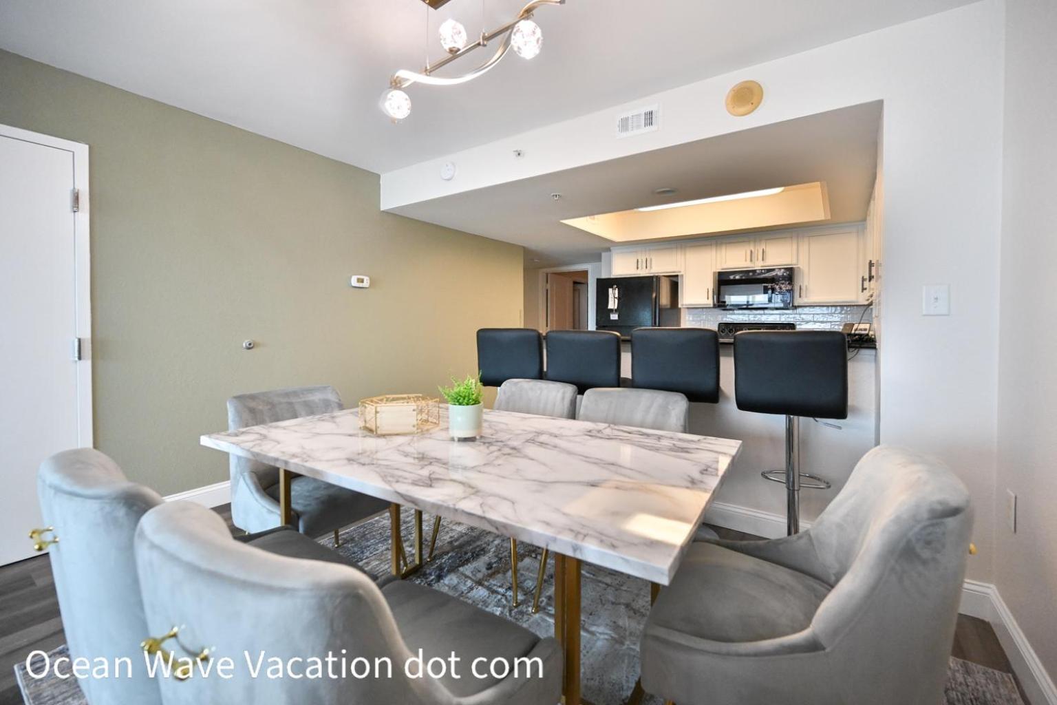 Huge Oceanfront One Bedroom For 6, Gorgeous View & Pools On Bv 15th Floor * Myrtle Beach