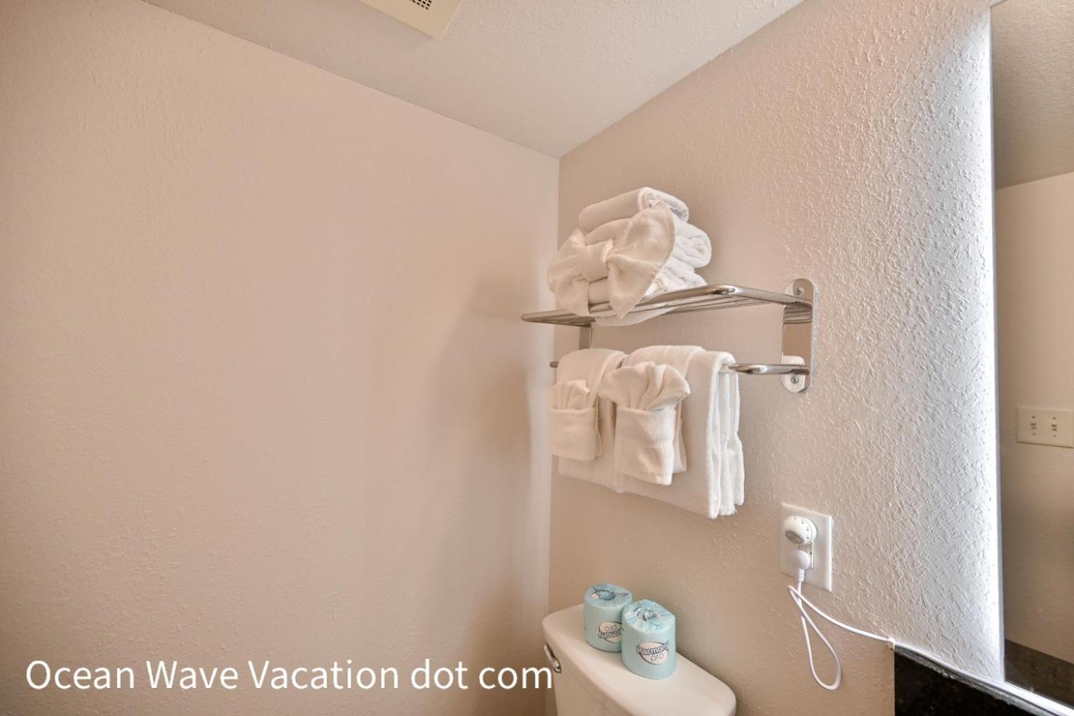 Huge Oceanfront One Bedroom For 6, Gorgeous View & Pools On Bv 15th Floor Apartment Myrtle Beach