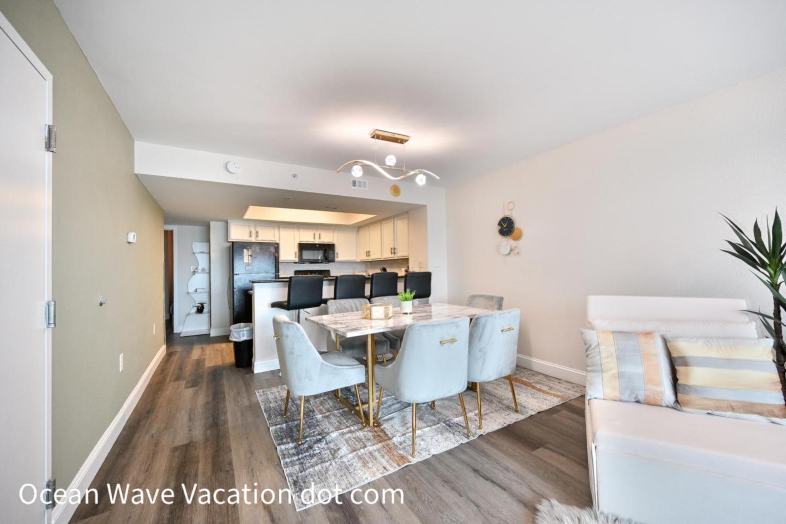 Huge Oceanfront One Bedroom For 6, Gorgeous View & Pools On Bv 15th Floor *