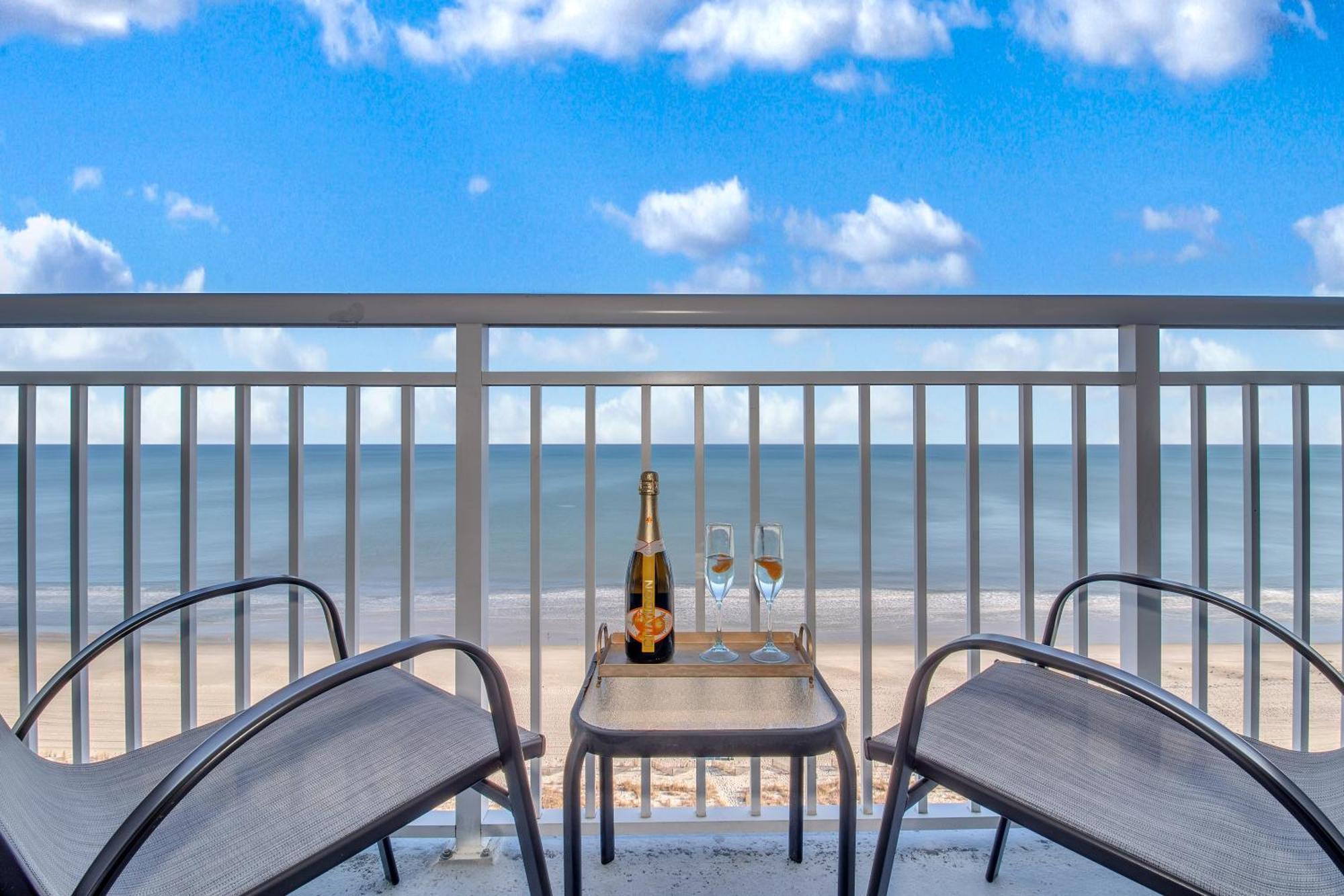 Apartment Oceanfront Work From Here Location! 1157