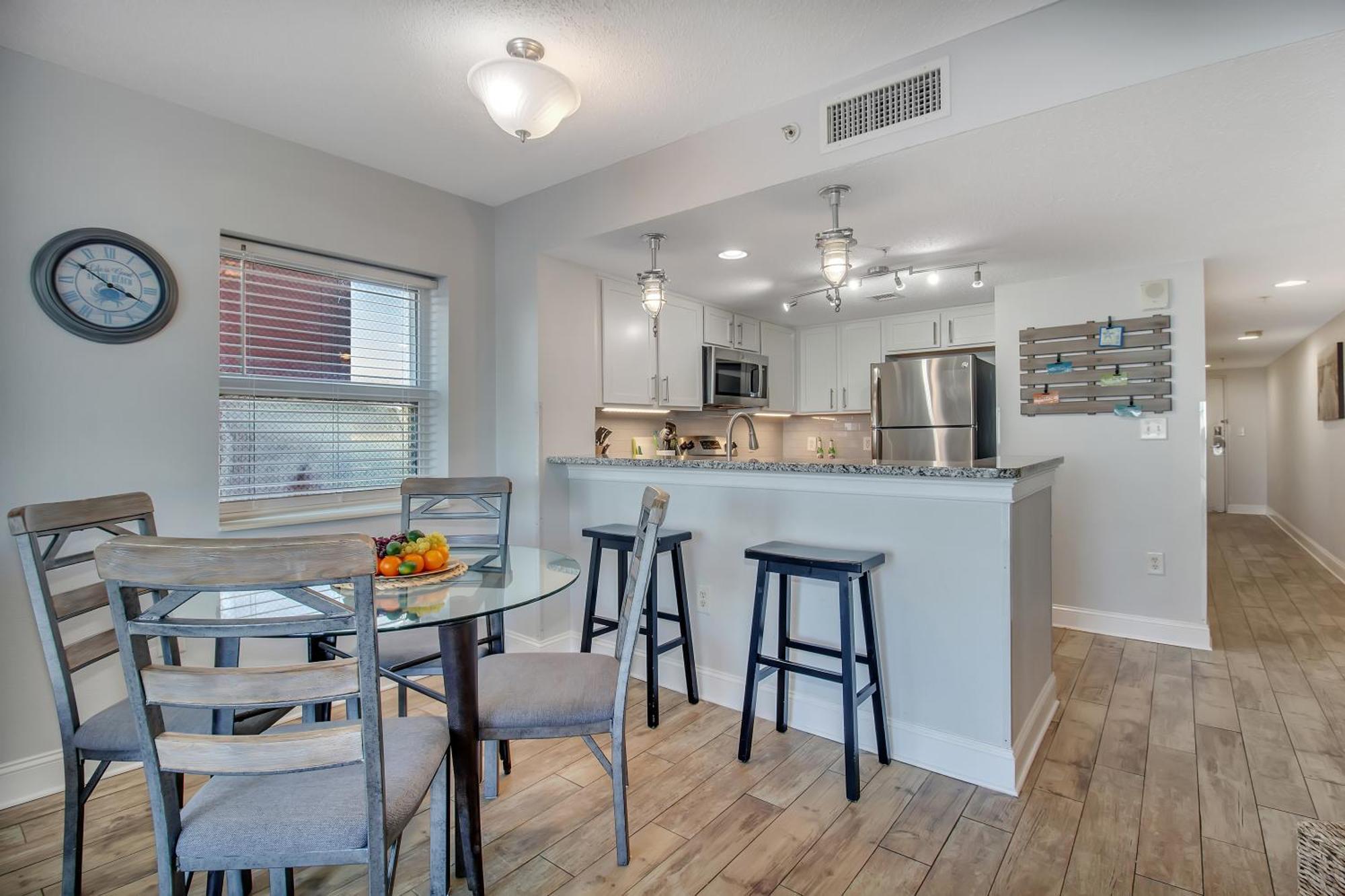 Oceanfront Work From Here Location! 1157 Apartment