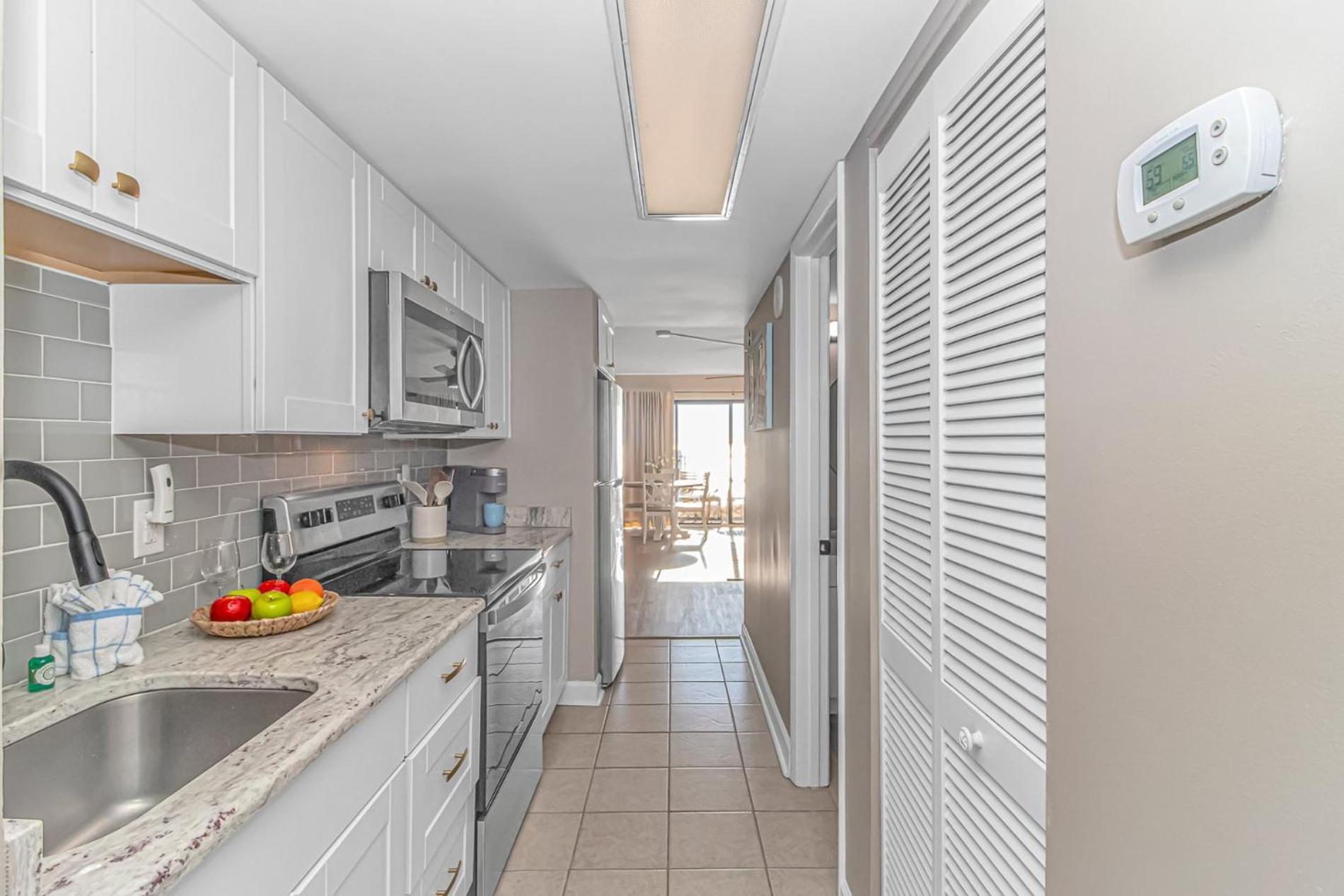 Modern 1br With Ocean Views! Cozy & Quiet! Ov902 *