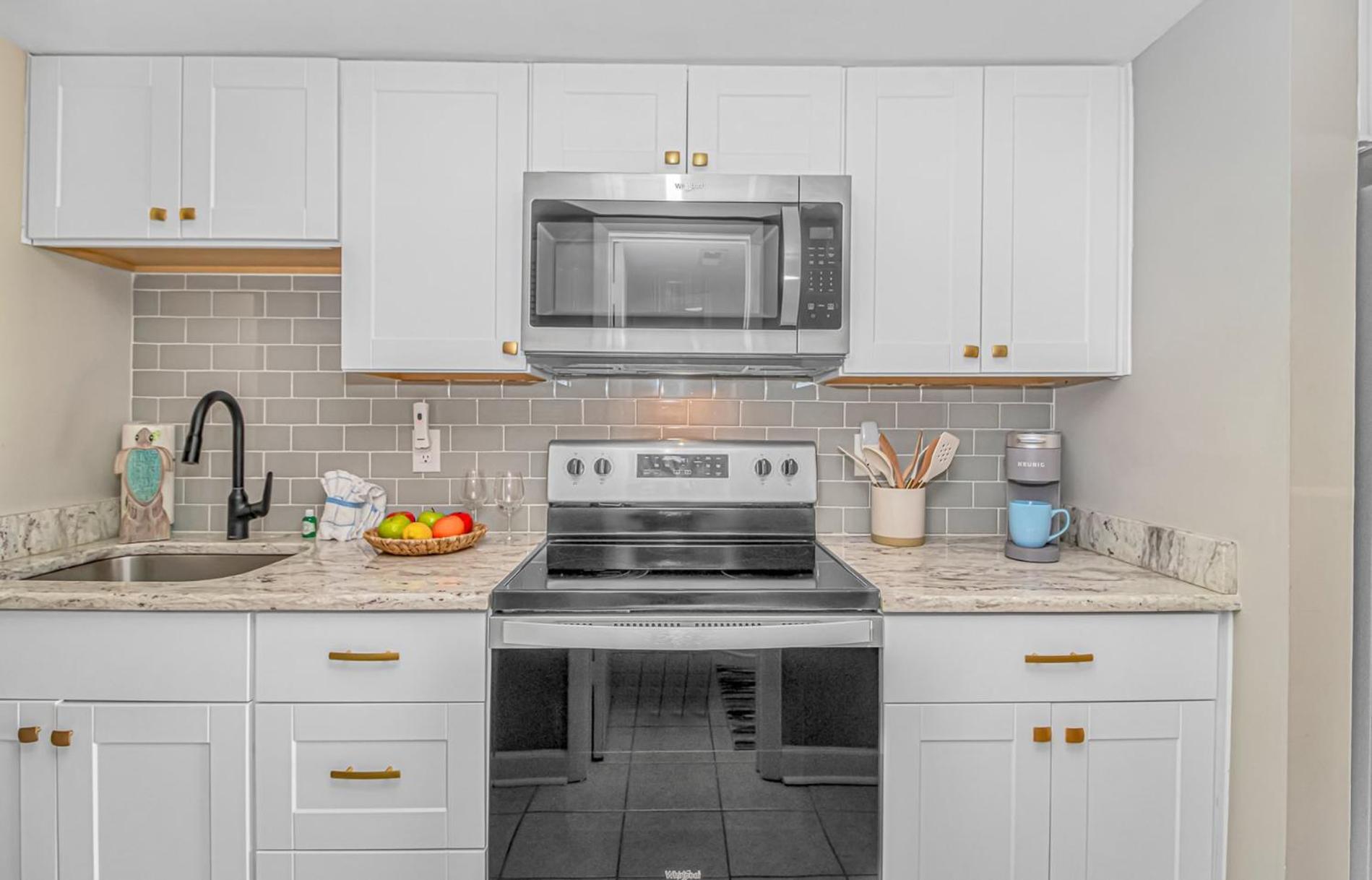 Modern 1br With Ocean Views! Cozy & Quiet! Ov902 *
