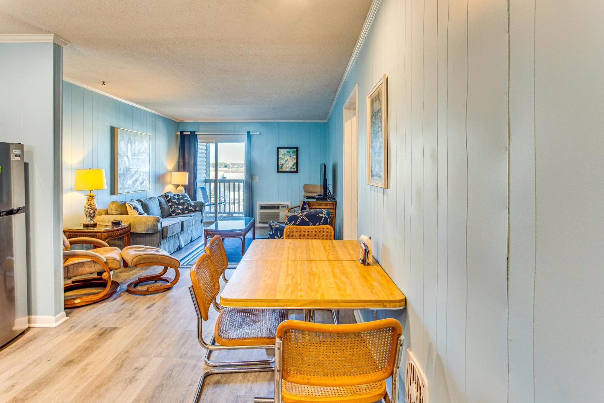 Walk To Ocean North Myrtle With Pool Apartment Myrtle Beach