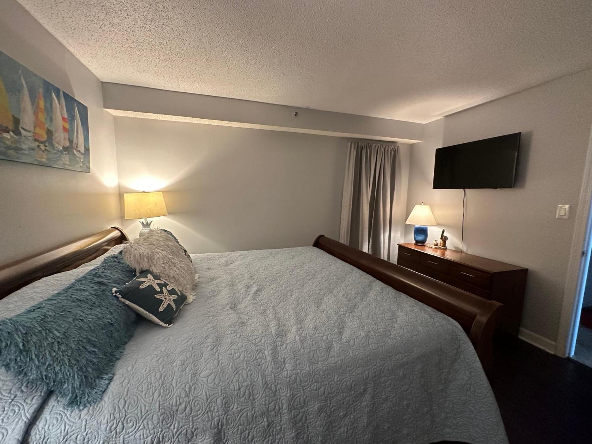 Direct Oceanfront 2 King Suites112 North Myrtle Myrtle Beach