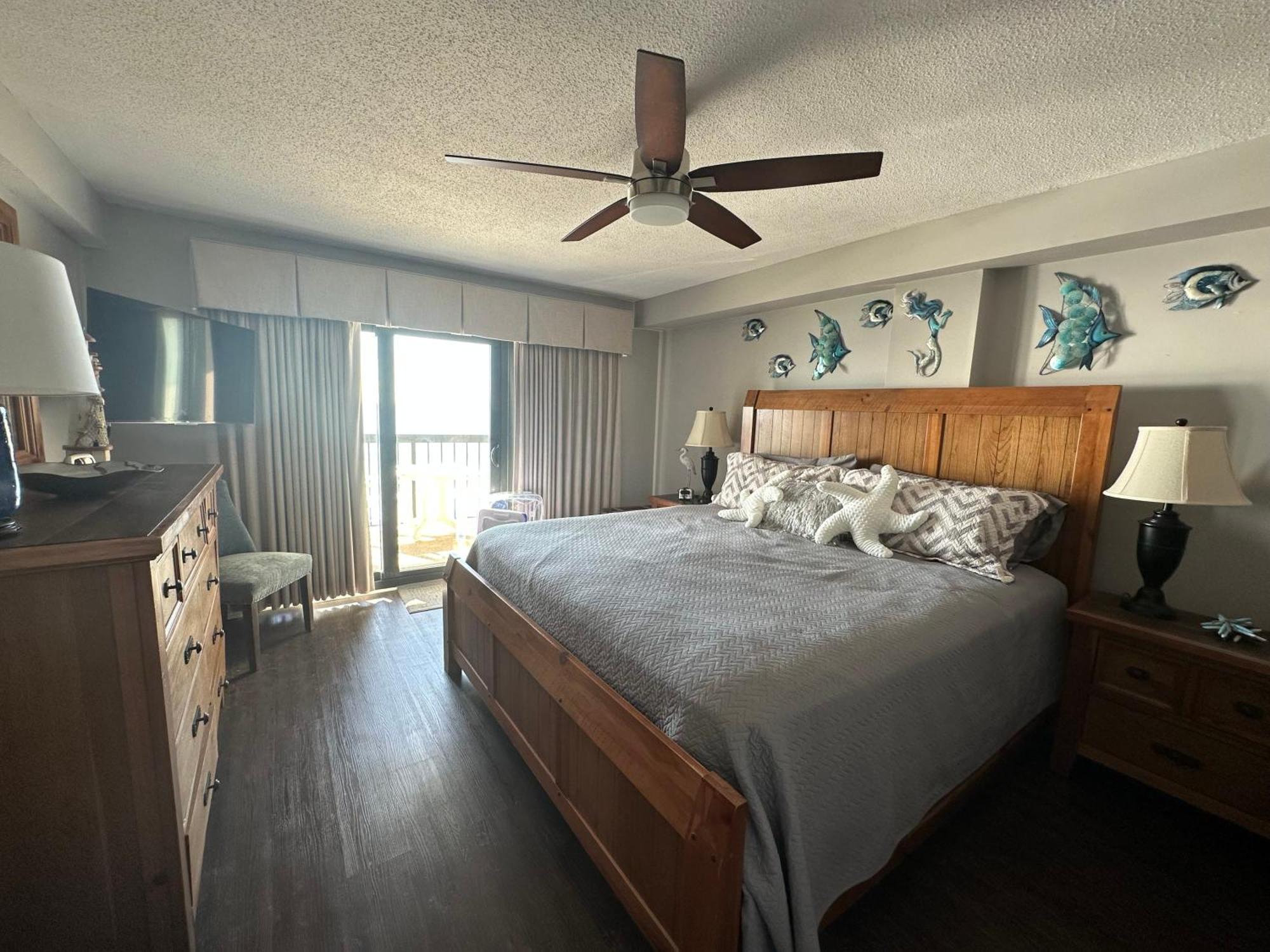 Direct Oceanfront 2 King Suites112 North Myrtle *