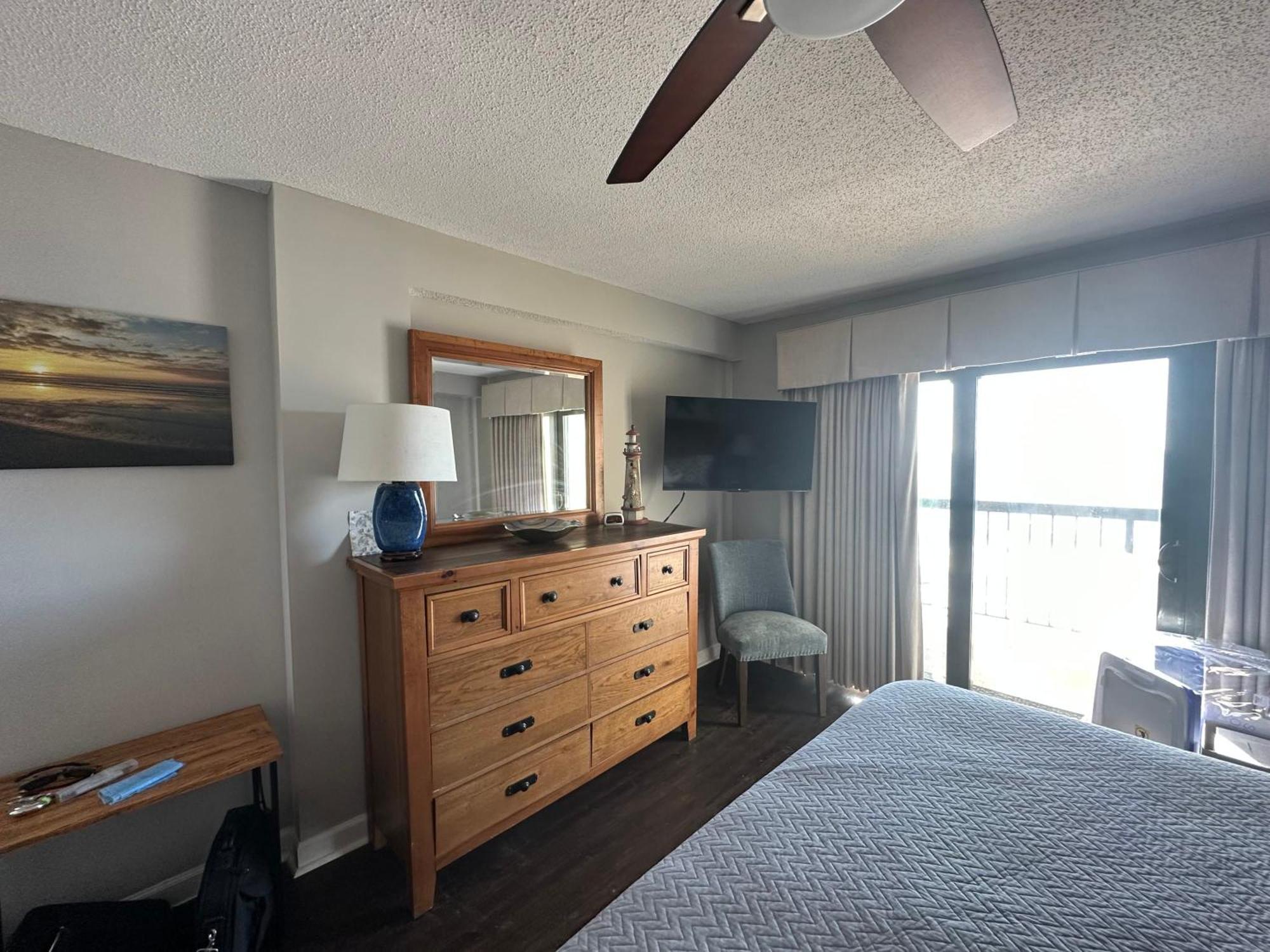 Direct Oceanfront 2 King Suites112 North Myrtle Holiday home *