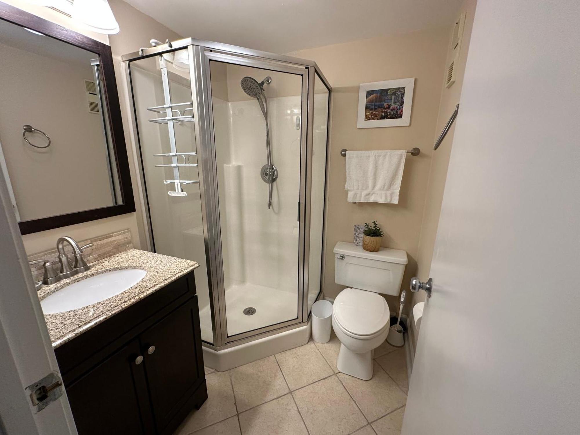 Direct Oceanfront 2 King Suites112 North Myrtle Holiday home