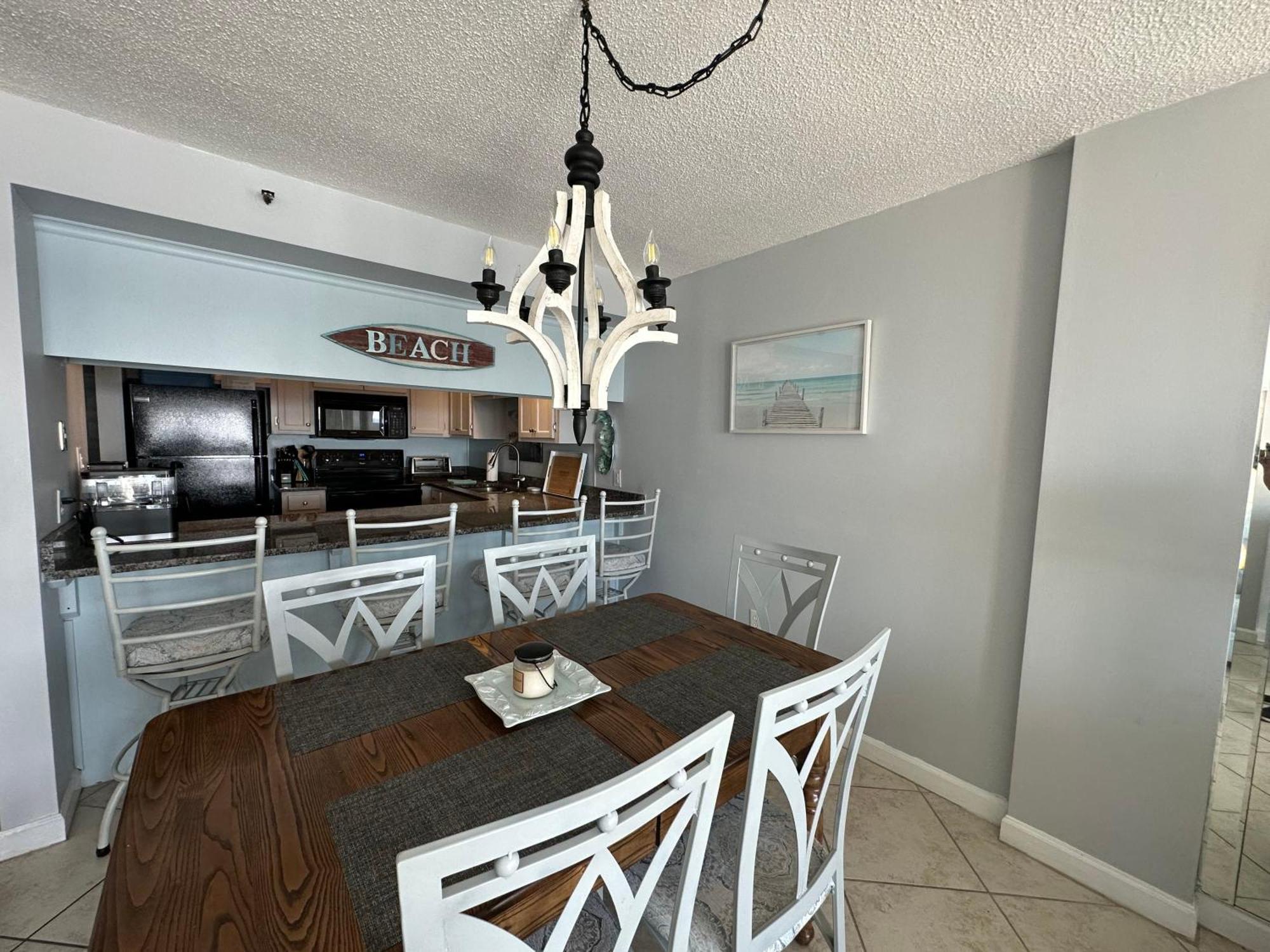 Direct Oceanfront 2 King Suites112 North Myrtle *