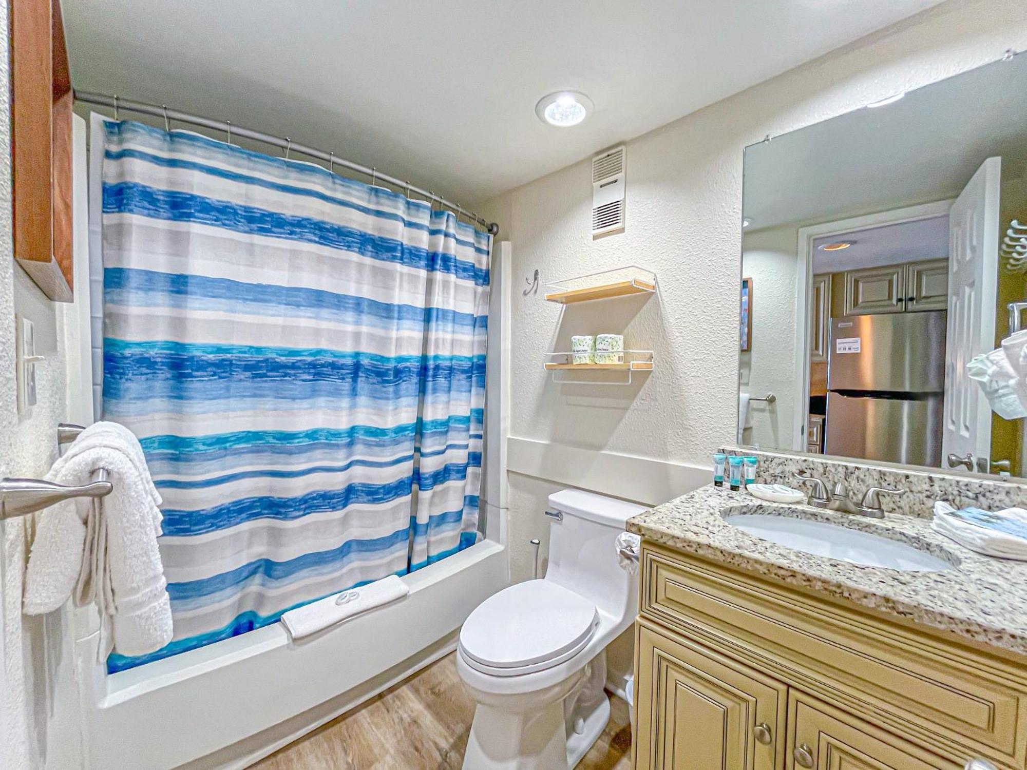 Resort Beautifully Updated 1br- Spectacular Oceanfront Views-the Savoy Unit 102 *