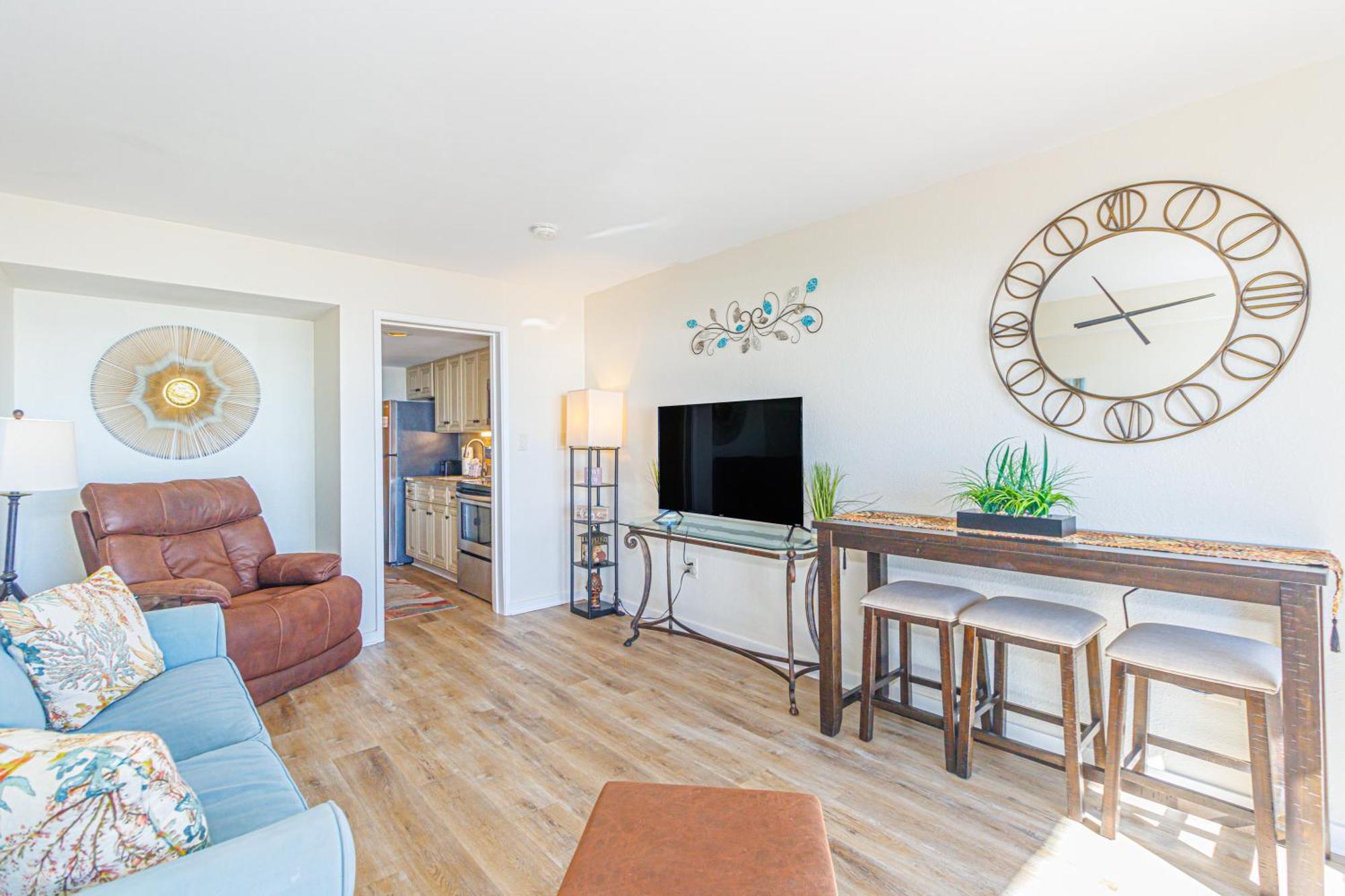 Resort Beautifully Updated 1br- Spectacular Oceanfront Views-the Savoy Unit 102 *