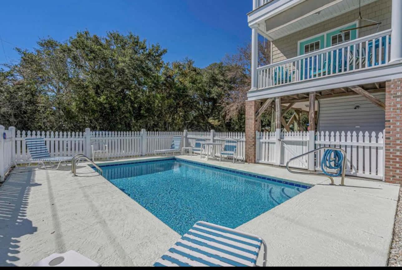 House Surfside - Private Pool Great Location Holiday home