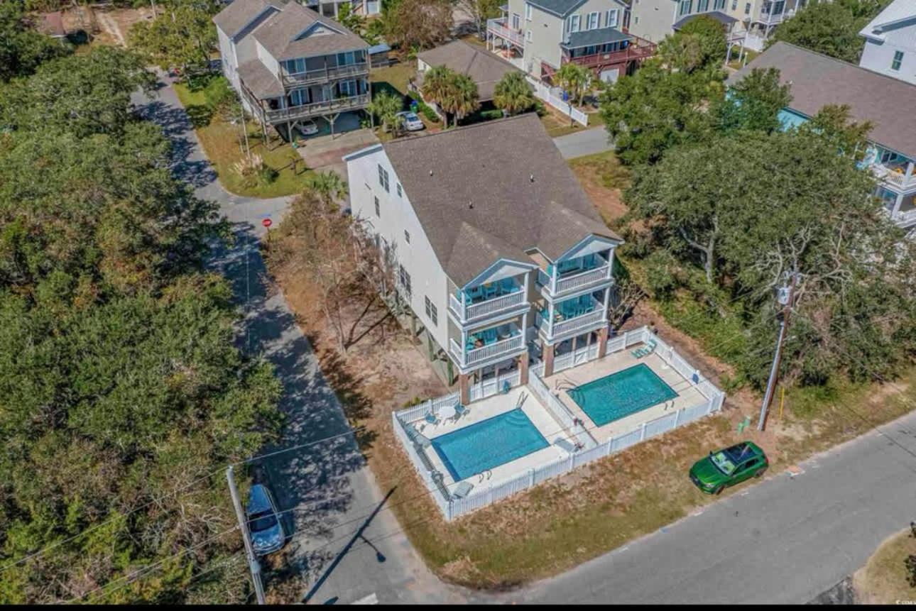 House Surfside - Private Pool Great Location Holiday home *