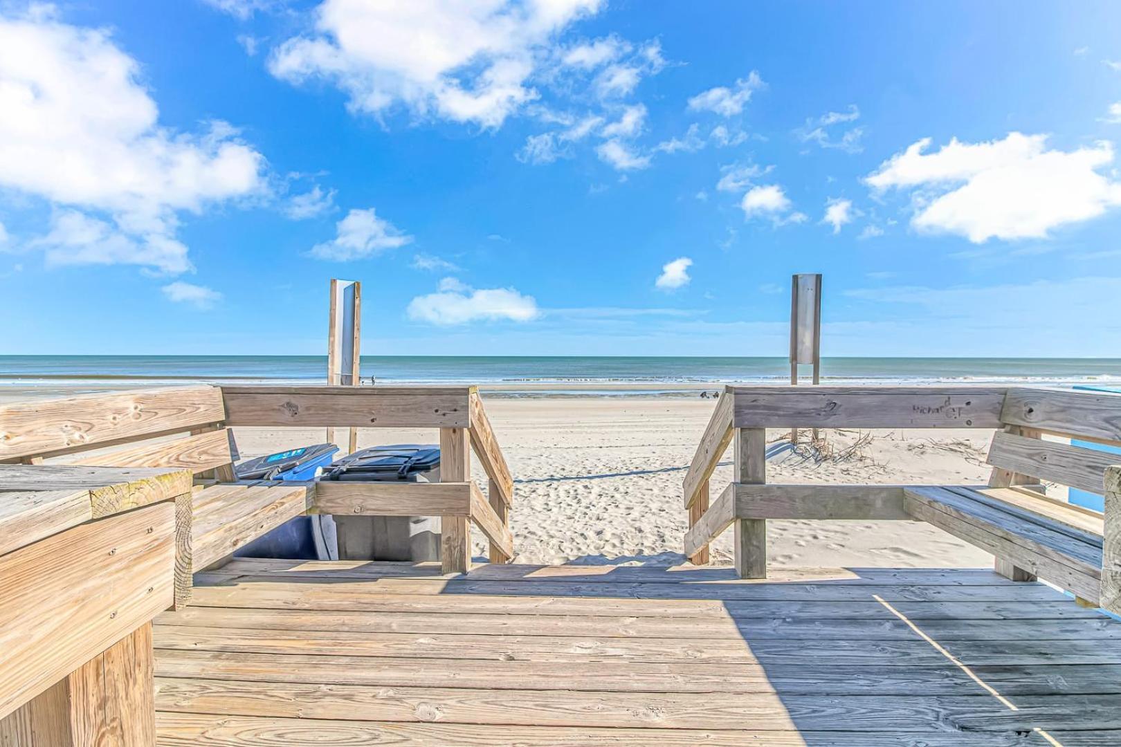 House Surfside - Private Pool Great Location Holiday home