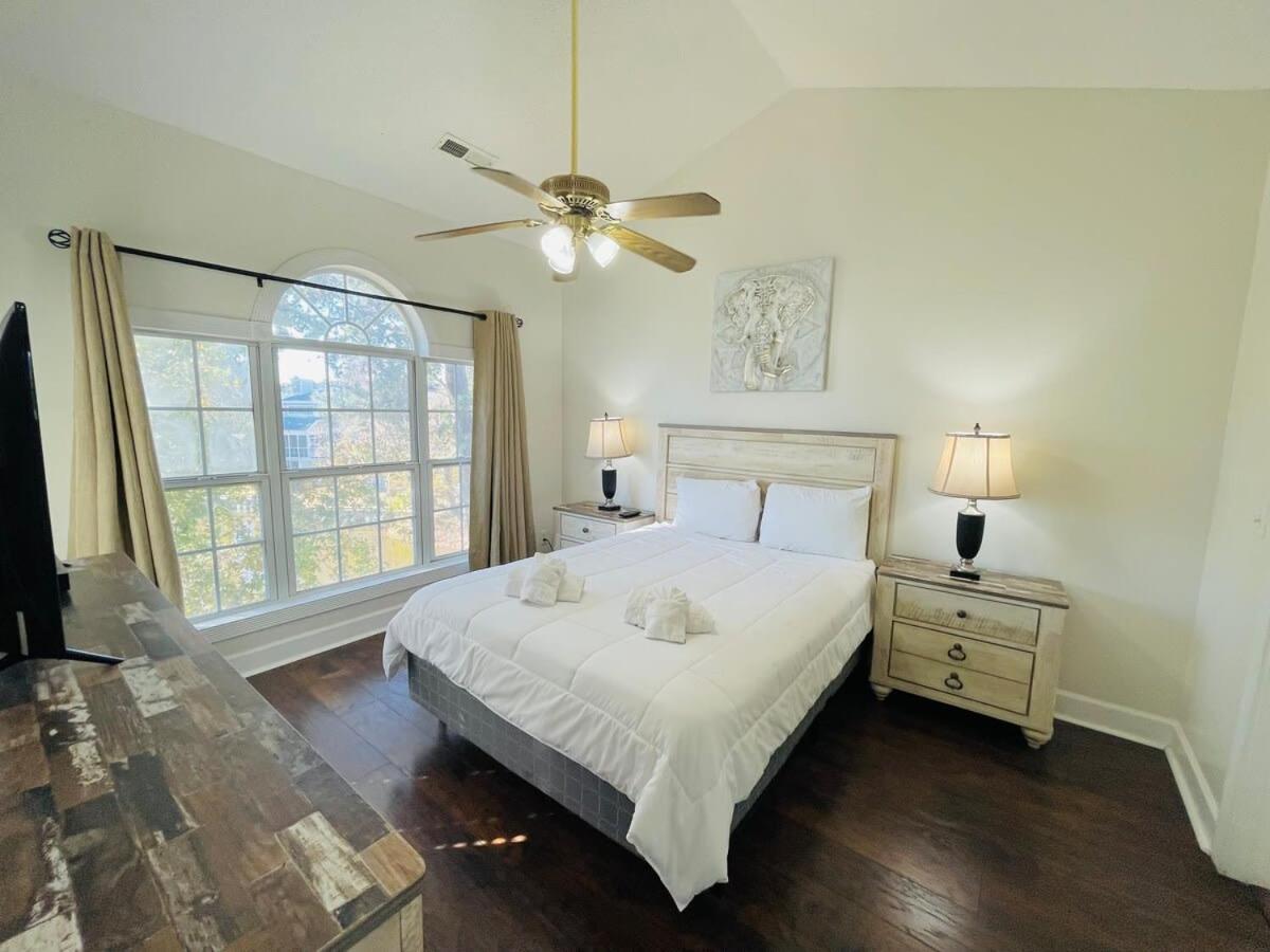 Beautiful Spacious In The Center Of Mb Apartment *